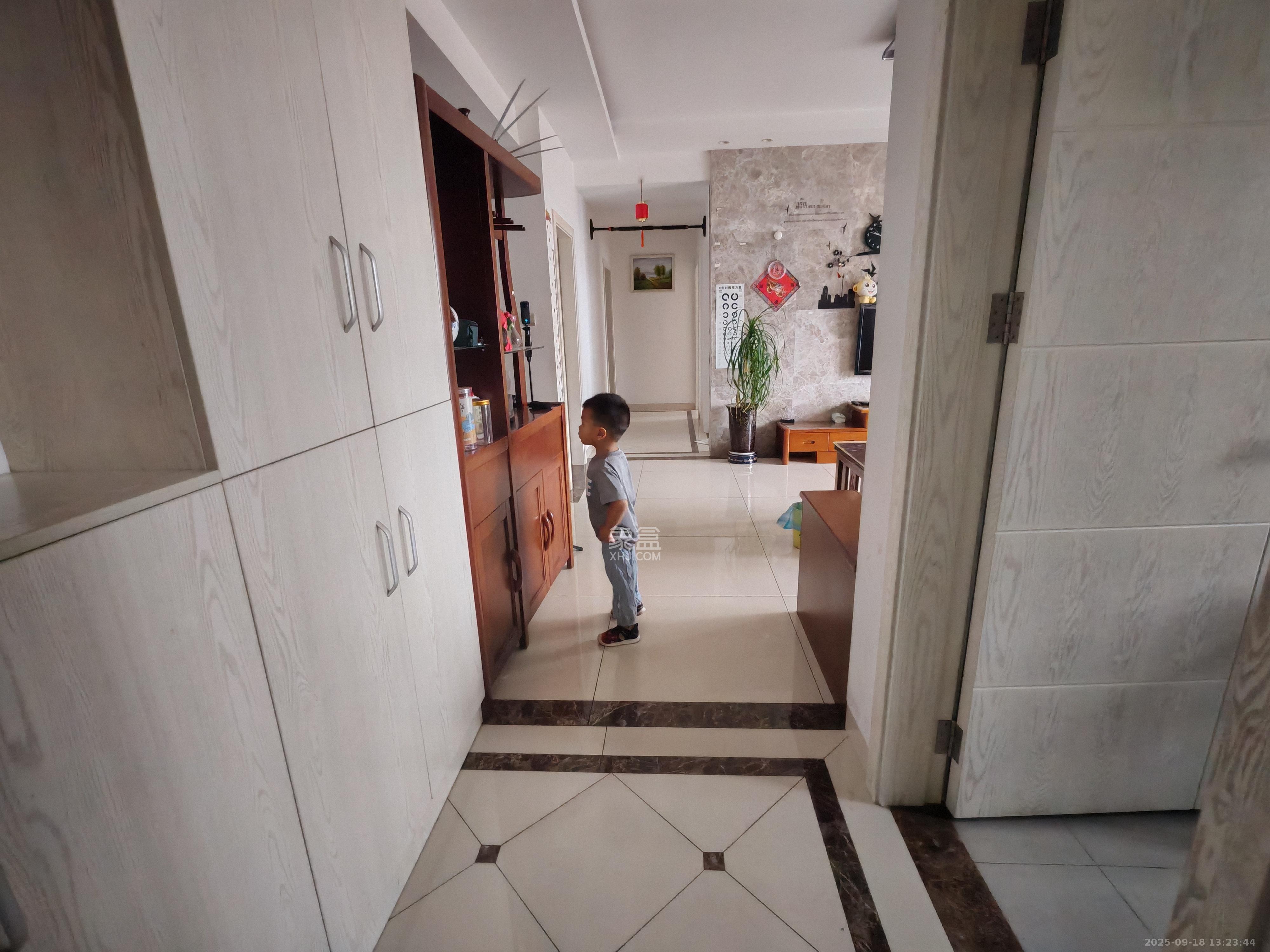 城市山水豪园(山水城市风景) 3室2厅2卫 3000.0元/月 城市山水豪园(山水城市风景) 3室2厅2卫 3000.0元/月室内图