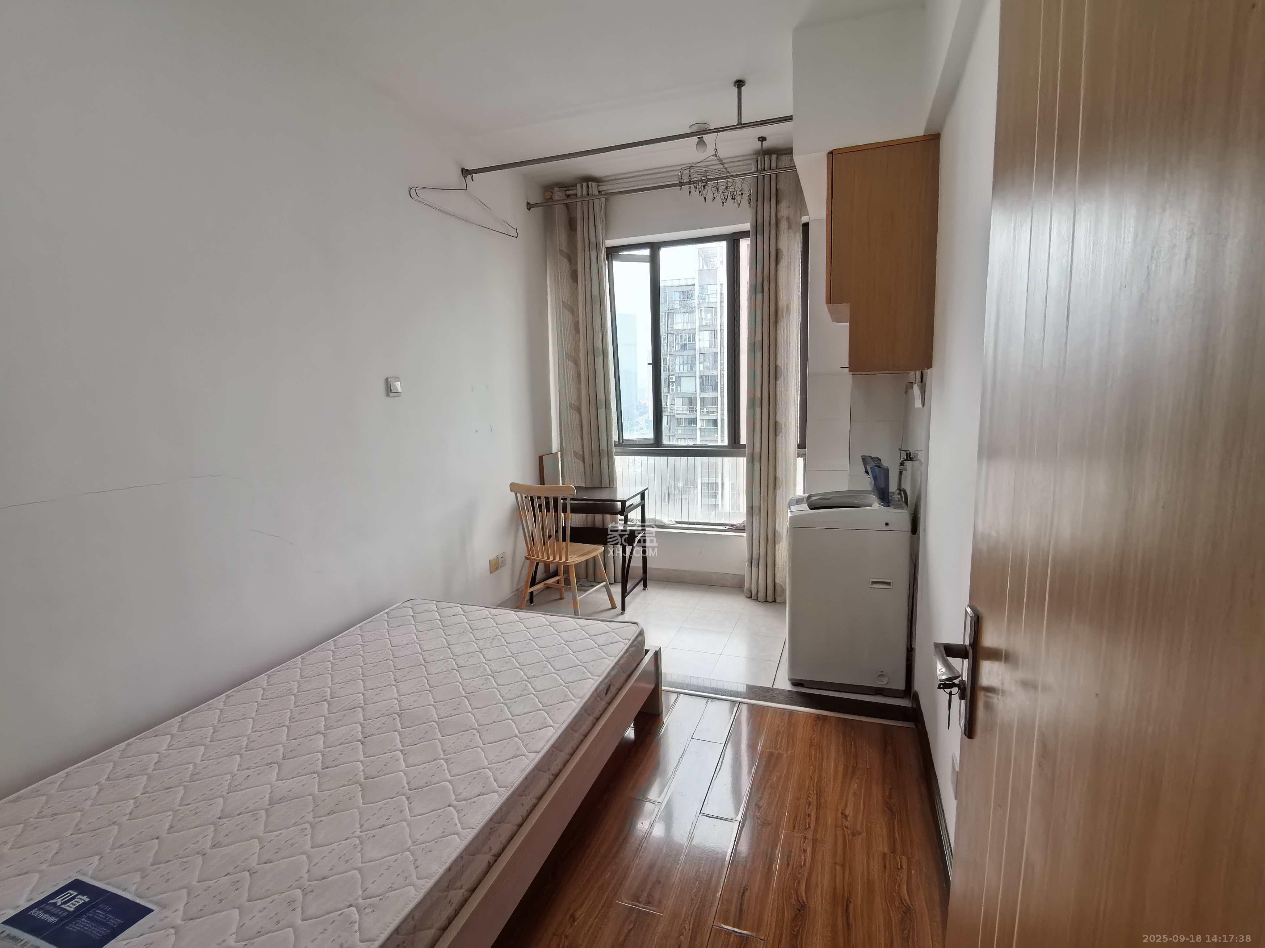 建鸿达华都(华都小户型及大华写字楼) 2室1厅1卫 2600.0元/月 建鸿达华都(华都小户型及大华写字楼) 2室1厅1卫 2600.0元/月室内图