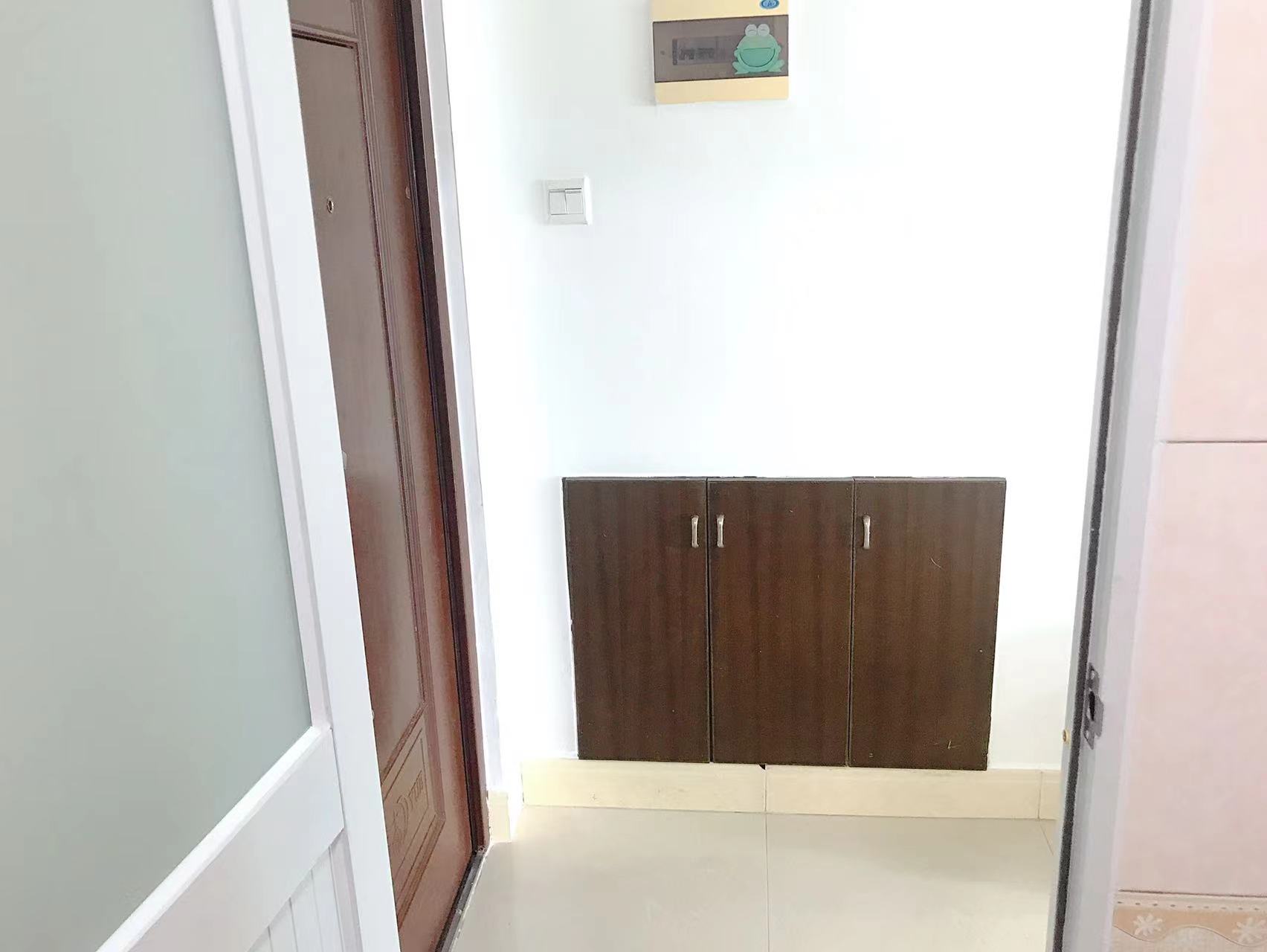 华星大厦 2室1厅1卫 1700.0元/月 华星大厦 2室1厅1卫 1700.0元/月室内图