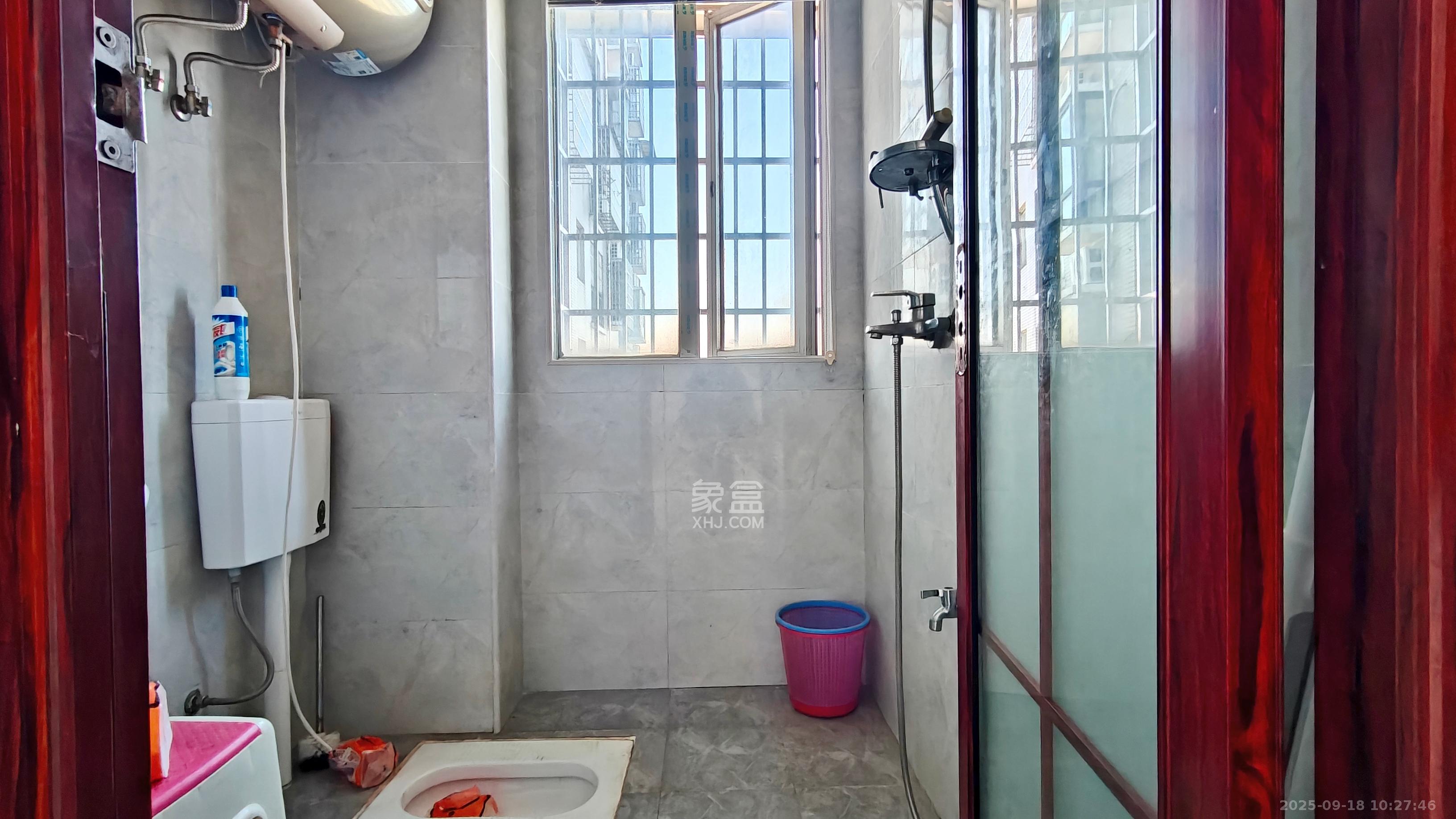 锑都家园  3室2厅2卫    2200.0元/月室内图