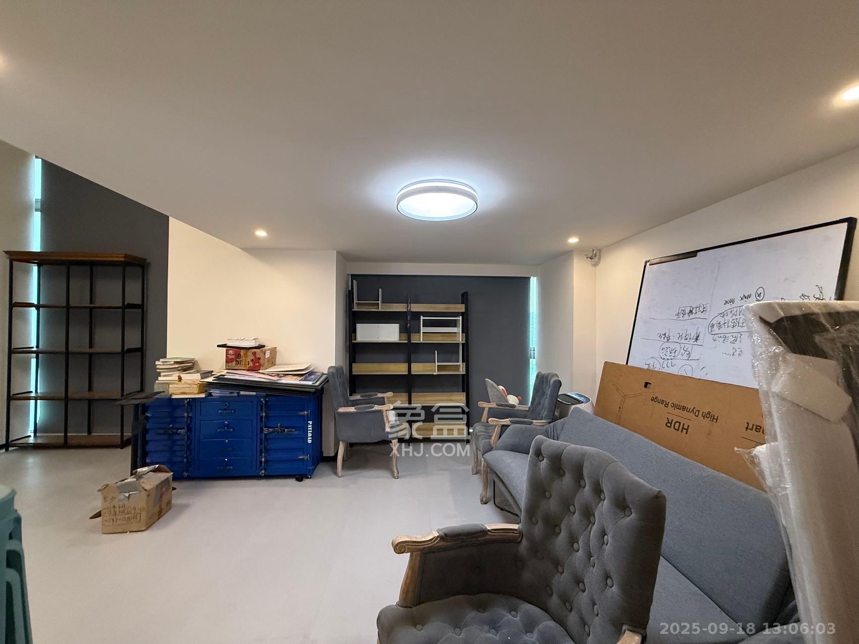 绿地V岛 2室1厅1卫 4800.0元/月 绿地V岛 2室1厅1卫 4800.0元/月室内图