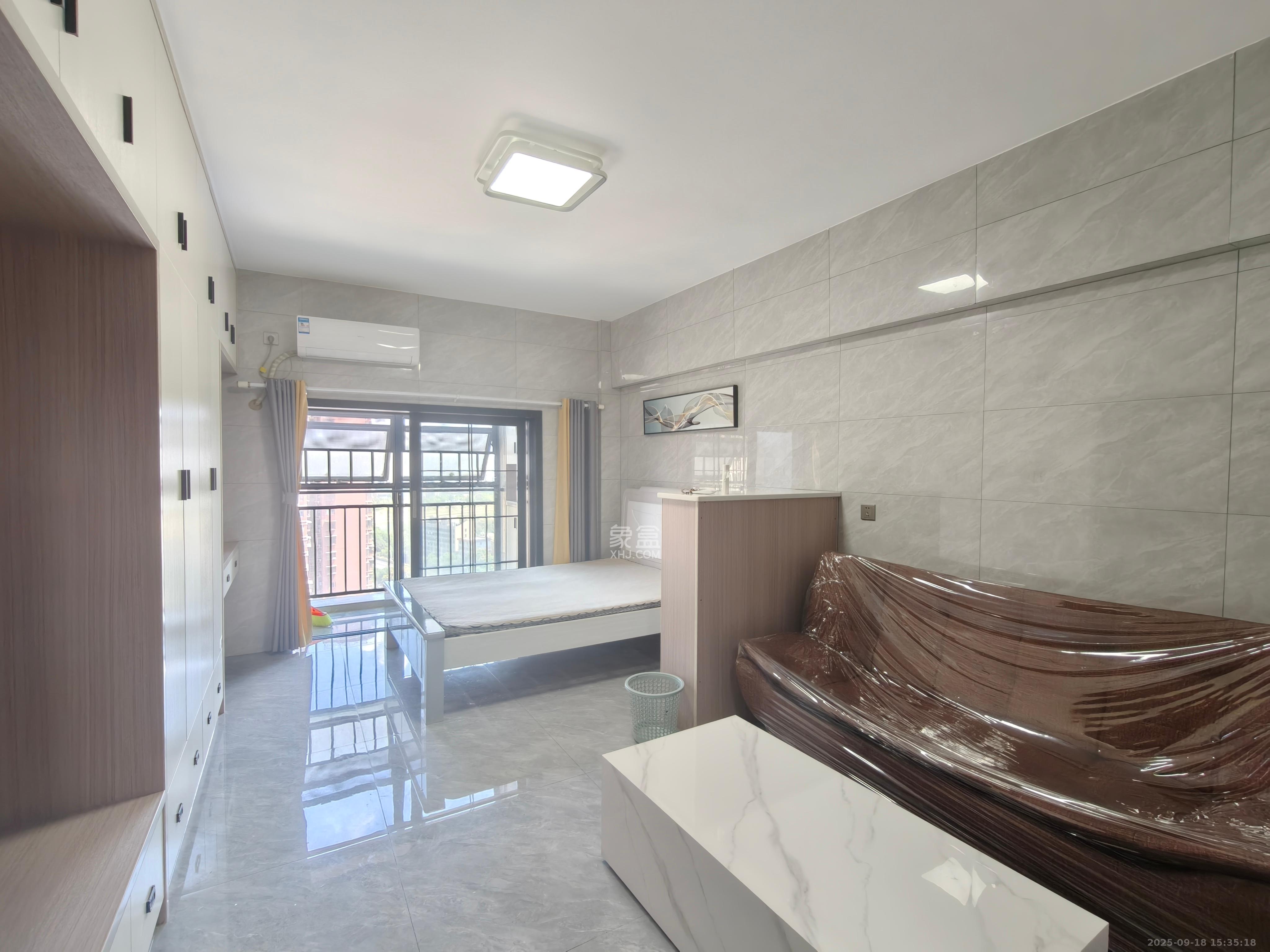 山水华景 1室1厅1卫 1800.0元/月 山水华景 1室1厅1卫 1800.0元/月室内图