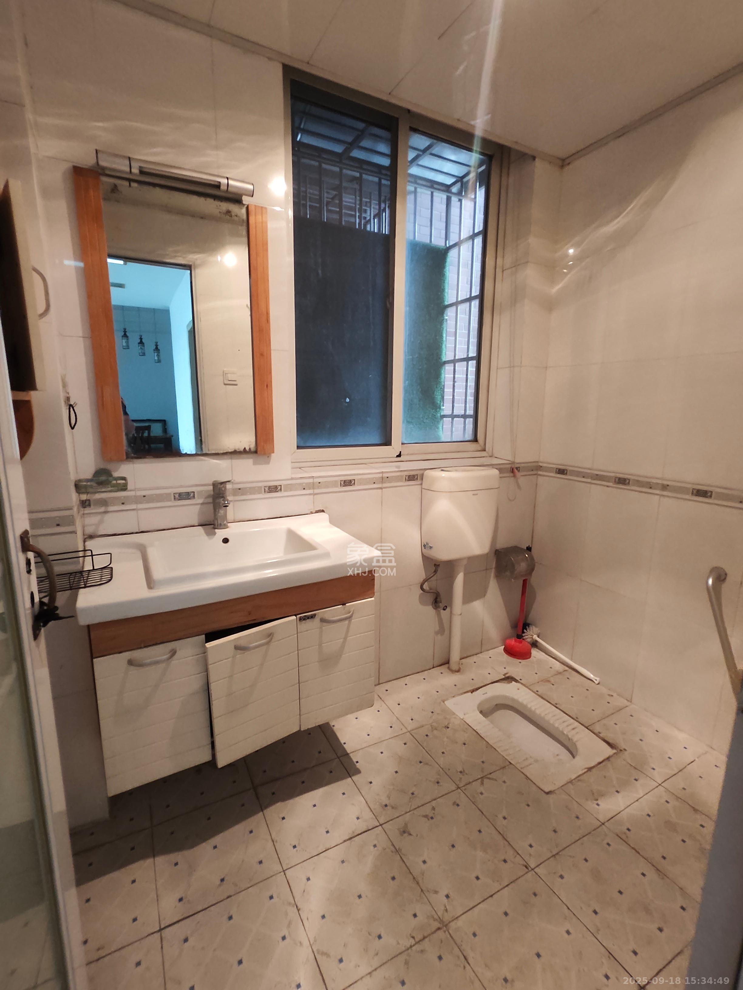 望麓锦园 3室2厅2卫 2400.0元/月 望麓锦园 3室2厅2卫 2400.0元/月室内图