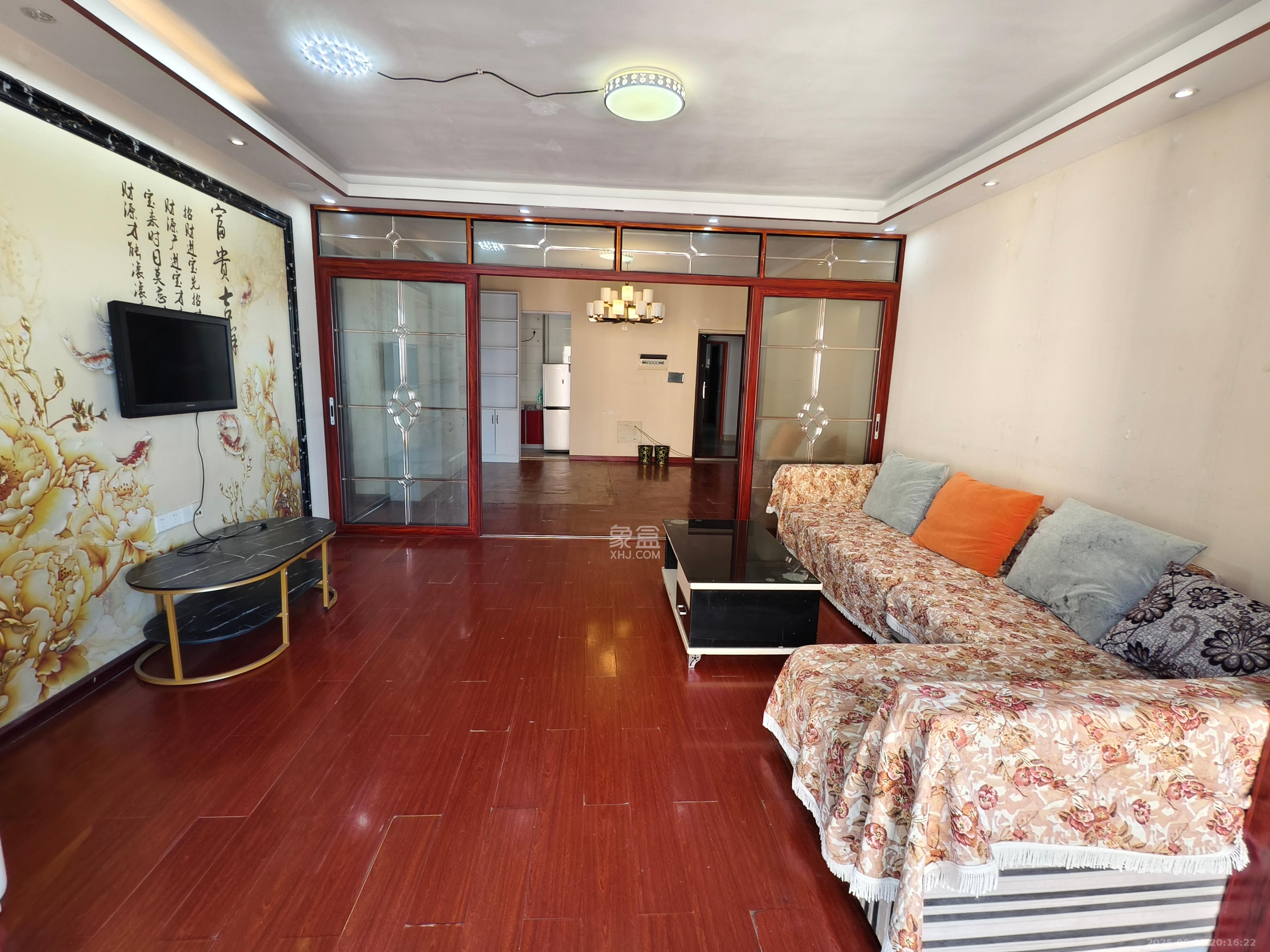 克拉美丽山庄(晟领国际) 4室2厅2卫 2900.0元/月 克拉美丽山庄(晟领国际) 4室2厅2卫 2900.0元/月室内图