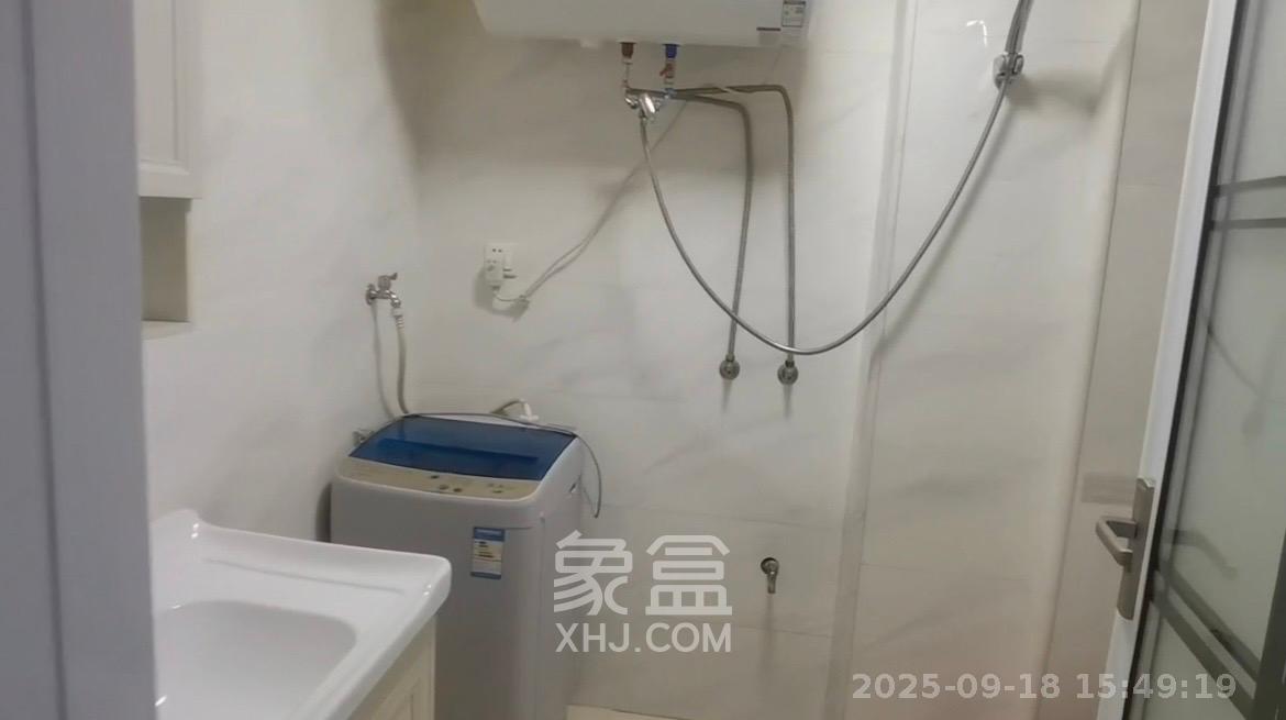 麓江春  2室1厅1卫    2200.0元/月室内图