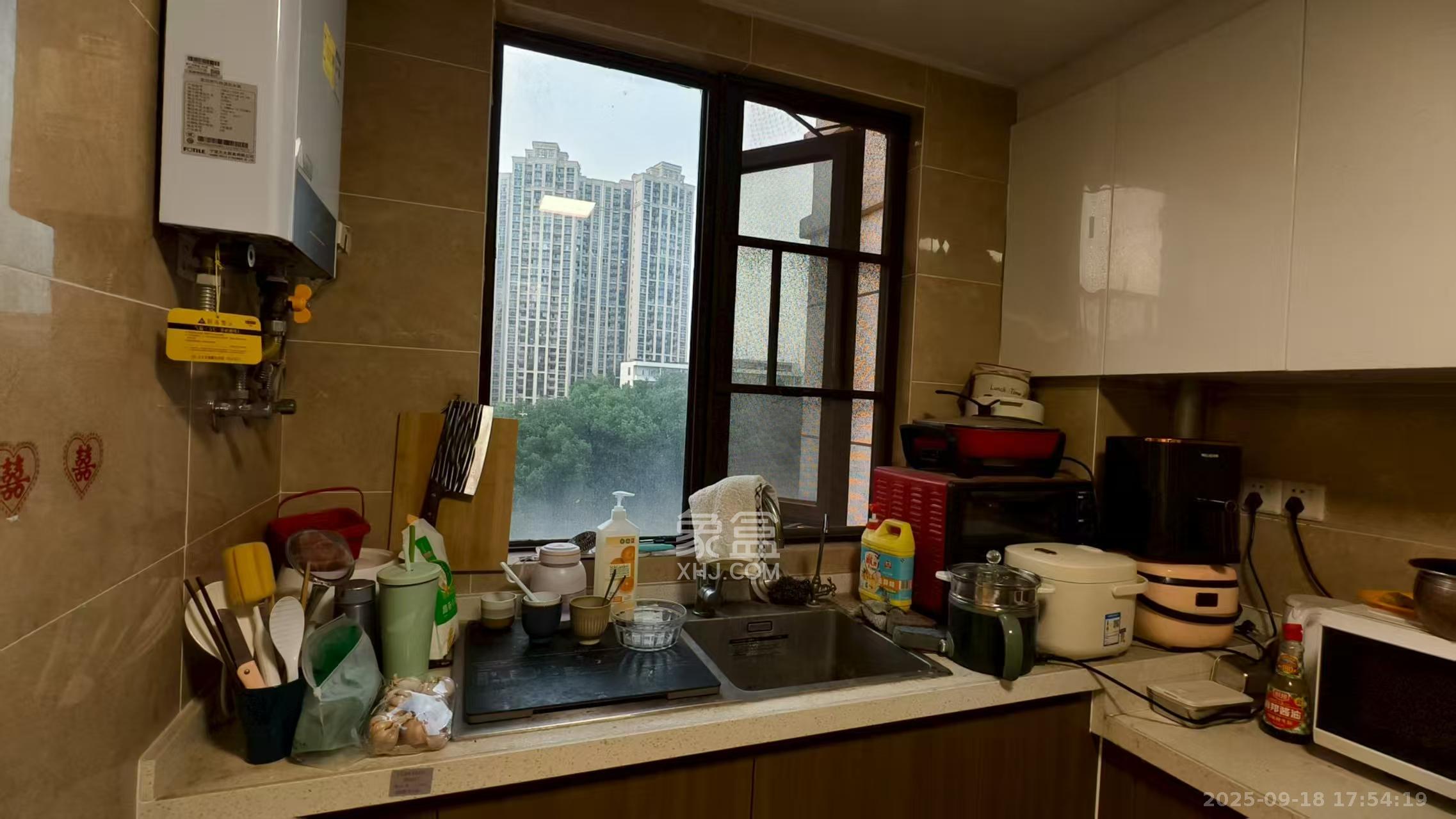 保利茉莉公馆 4室2厅1卫 3500.0元/月 保利茉莉公馆 4室2厅1卫 3500.0元/月室内图