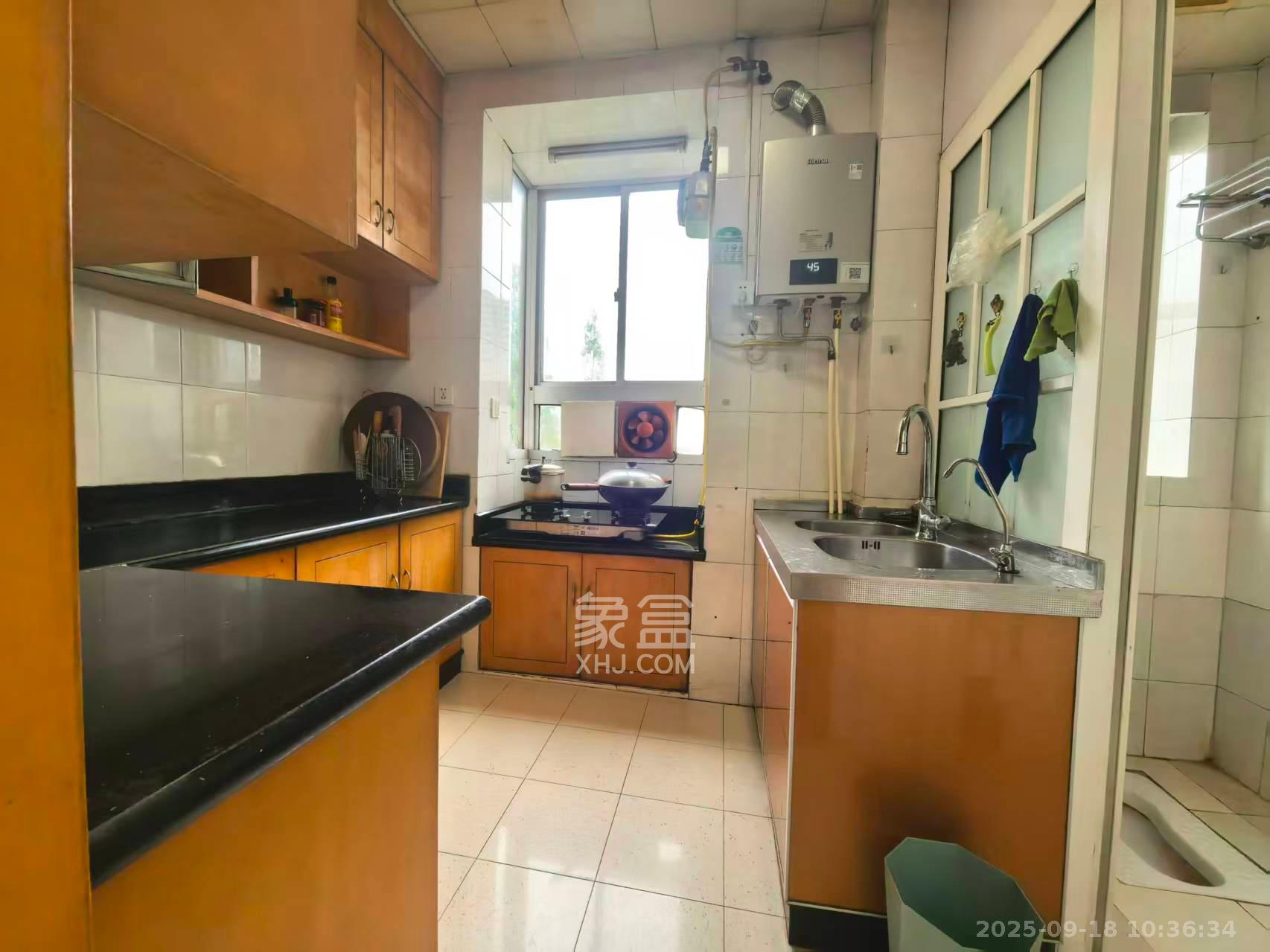 湘农桥社区 3室2厅1卫 2400.0元/月 湘农桥社区 3室2厅1卫 2400.0元/月室内图