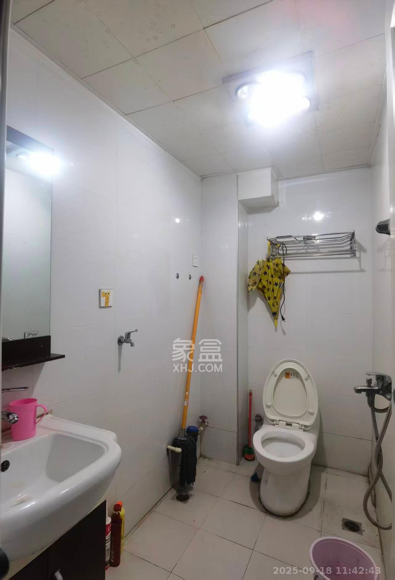 鑫政大厦 1室1厅1卫 1400.0元/月 鑫政大厦 1室1厅1卫 1400.0元/月室内图