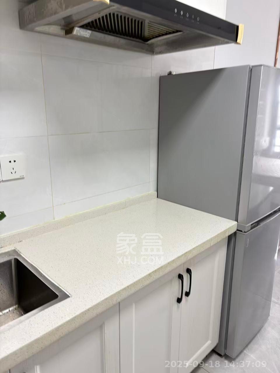 龙湖湘江星座（祺鑫星座公寓）  1室1厅1卫    1300.0元/月室内图