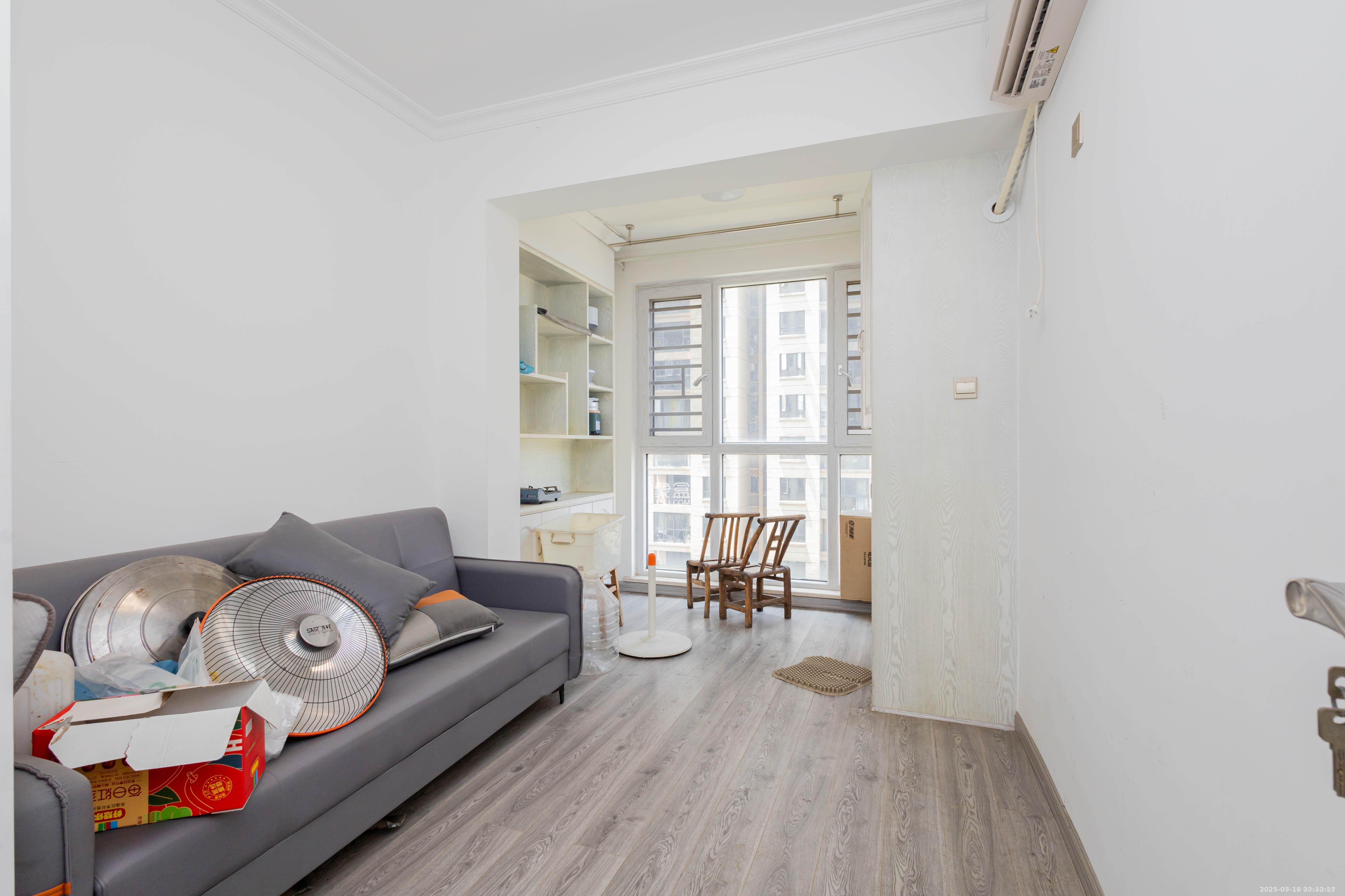 爵世名邸东湖(东湖壹号企业总部基地) 4室1厅2卫 3200.0元/月 爵世名邸东湖(东湖壹号企业总部基地) 4室1厅2卫 3200.0元/月室内图