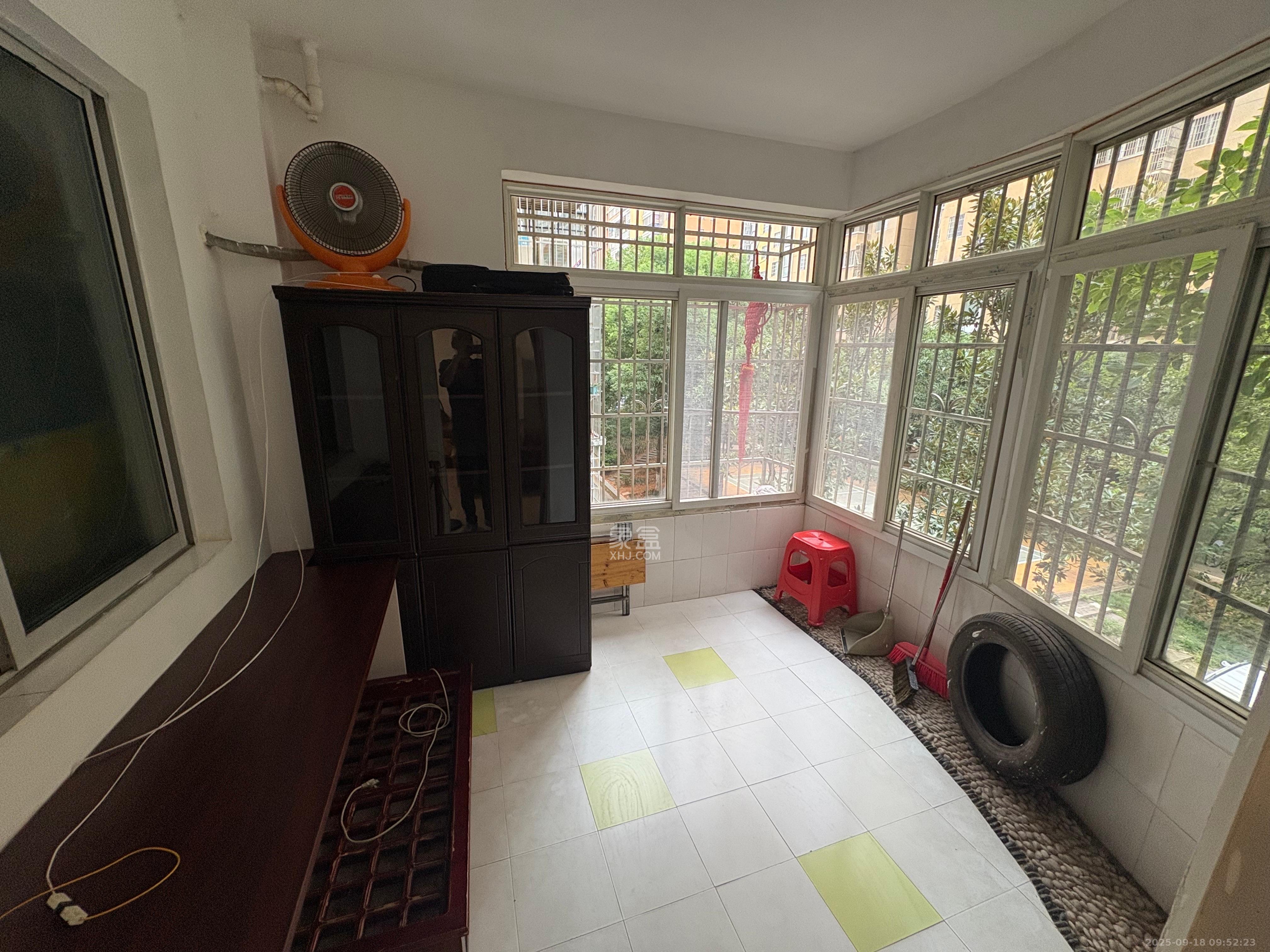 红树湾 3室2厅2卫 1900.0元/月 红树湾 3室2厅2卫 1900.0元/月室内图