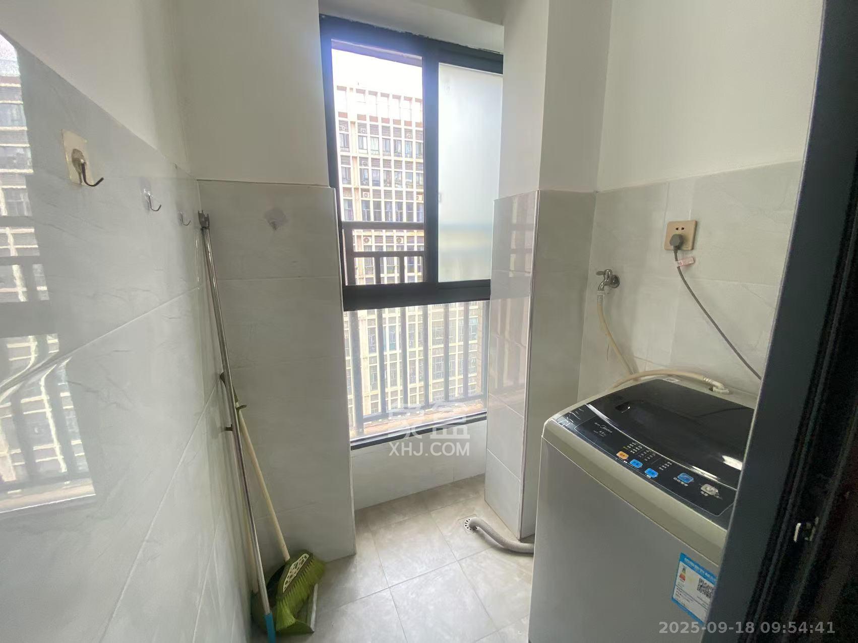 中建芙蓉嘉苑  1室1厅1卫    1000.0元/月室内图