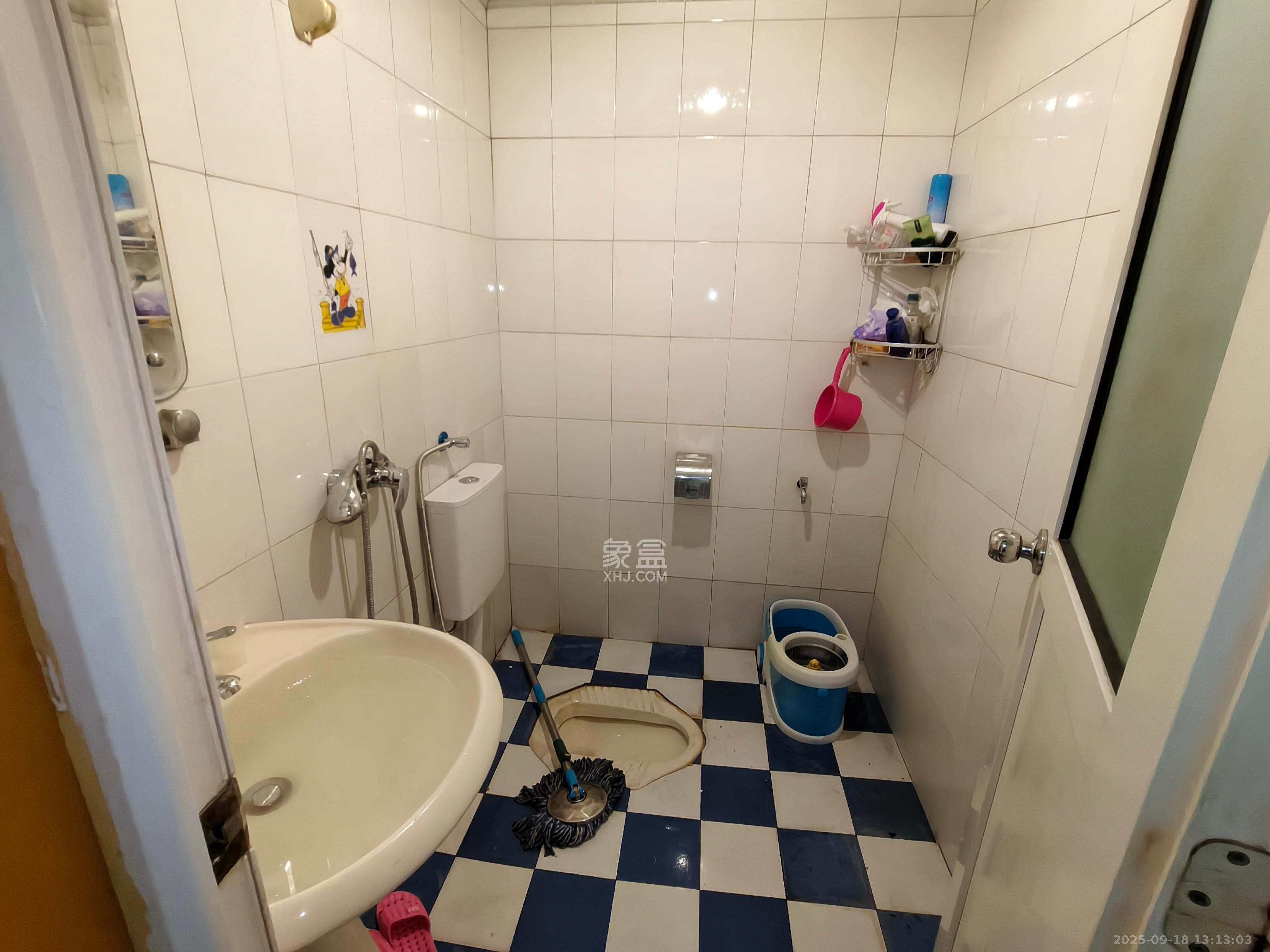 人民新村  3室2厅2卫    2600.0元/月室内图