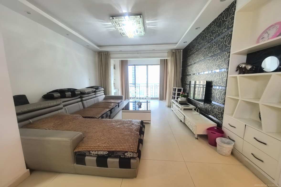 世茂铂翠湾一期 2室2厅1卫 2600.0元/月 世茂铂翠湾一期 2室2厅1卫 2600.0元/月室内图