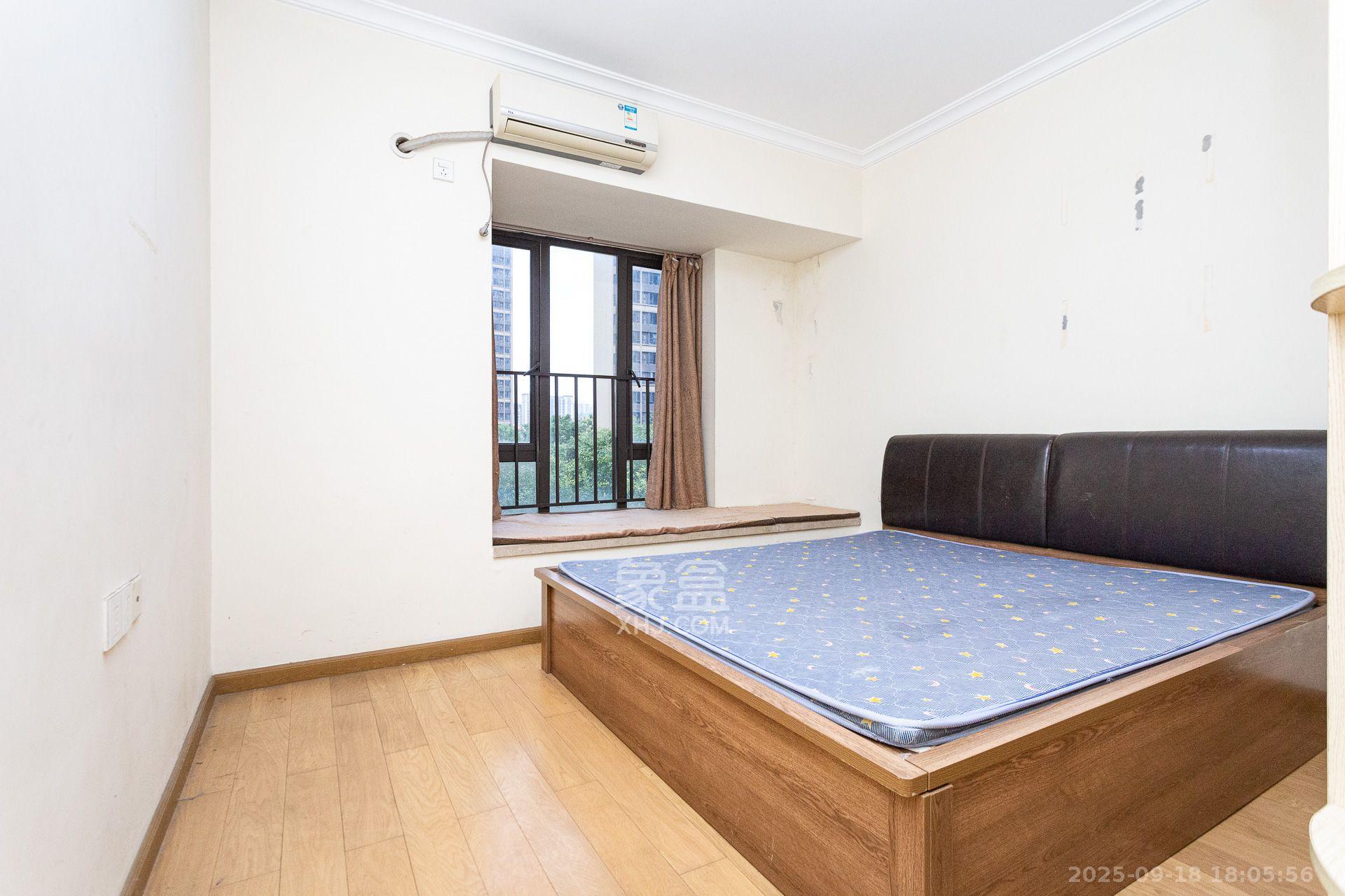 时代倾城一期 3室2厅1卫 2000.0元/月 时代倾城一期 3室2厅1卫 2000.0元/月室内图