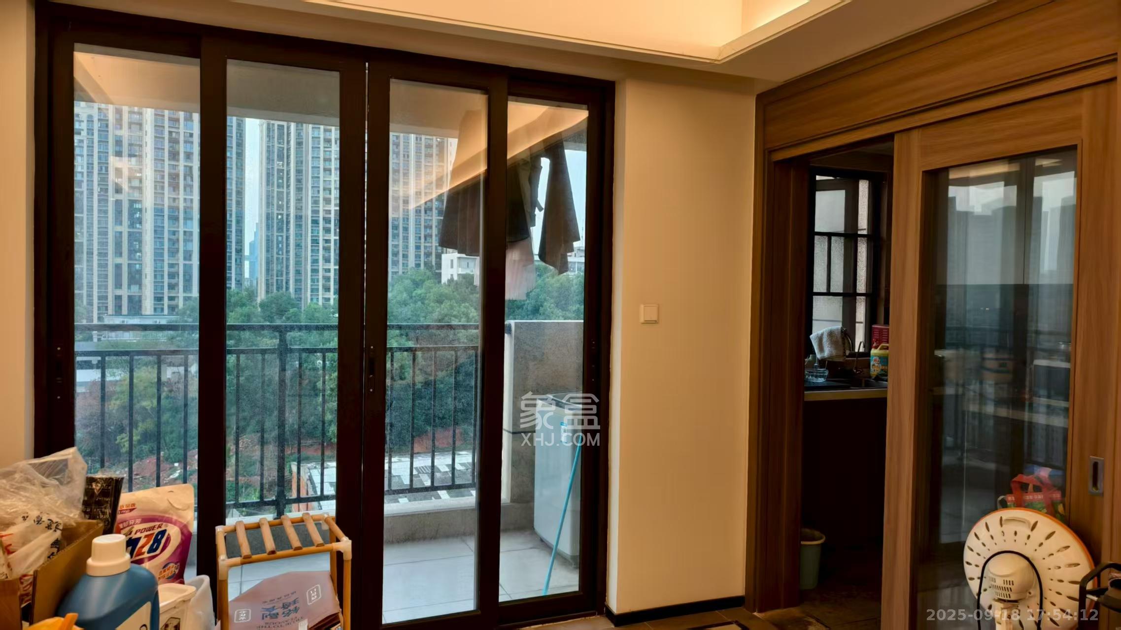 保利茉莉公馆  4室2厅1卫    3500.0元/月室内图