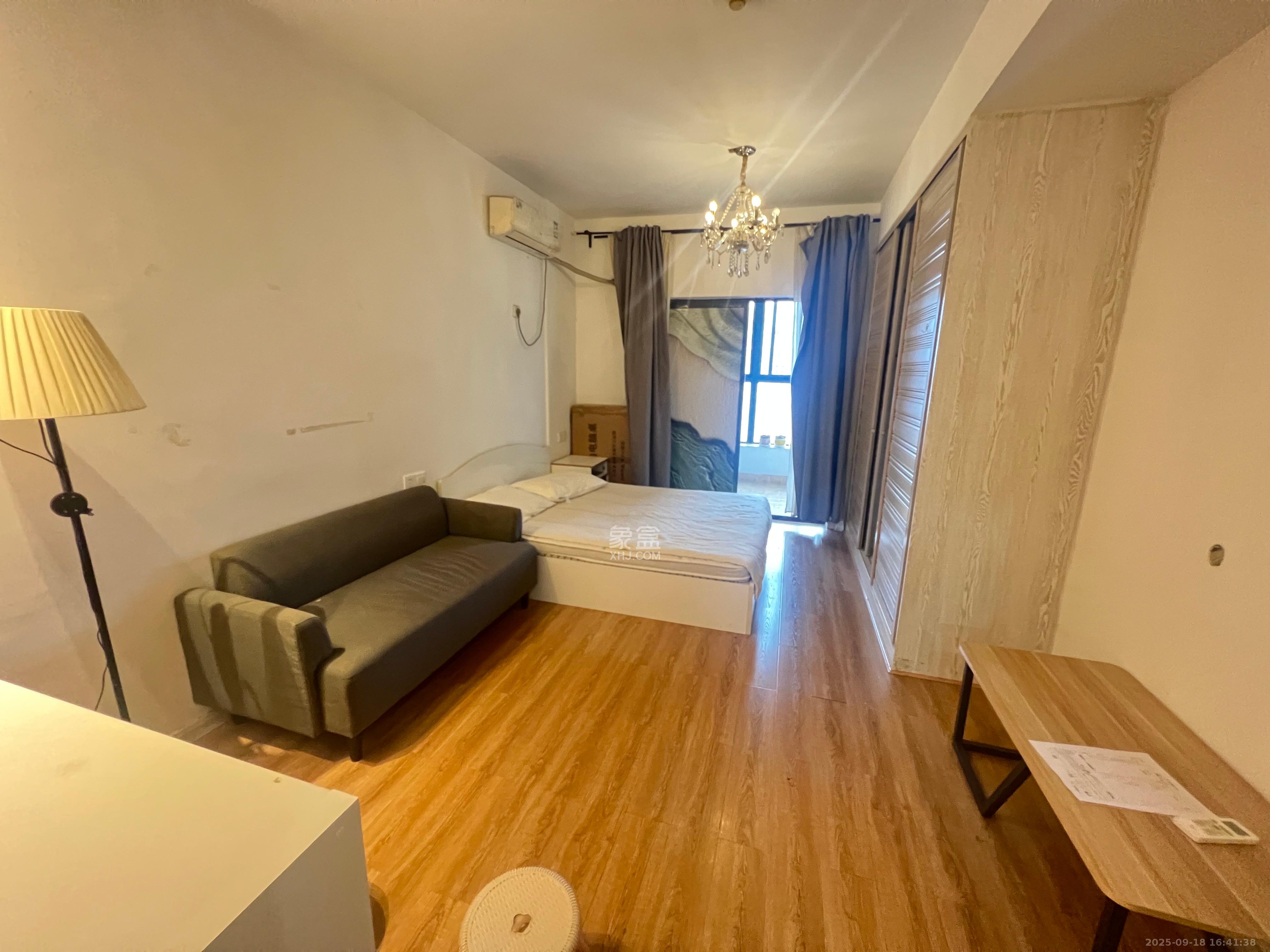 保利麓谷林语I区  1室1厅1卫    1400.0元/月室内图