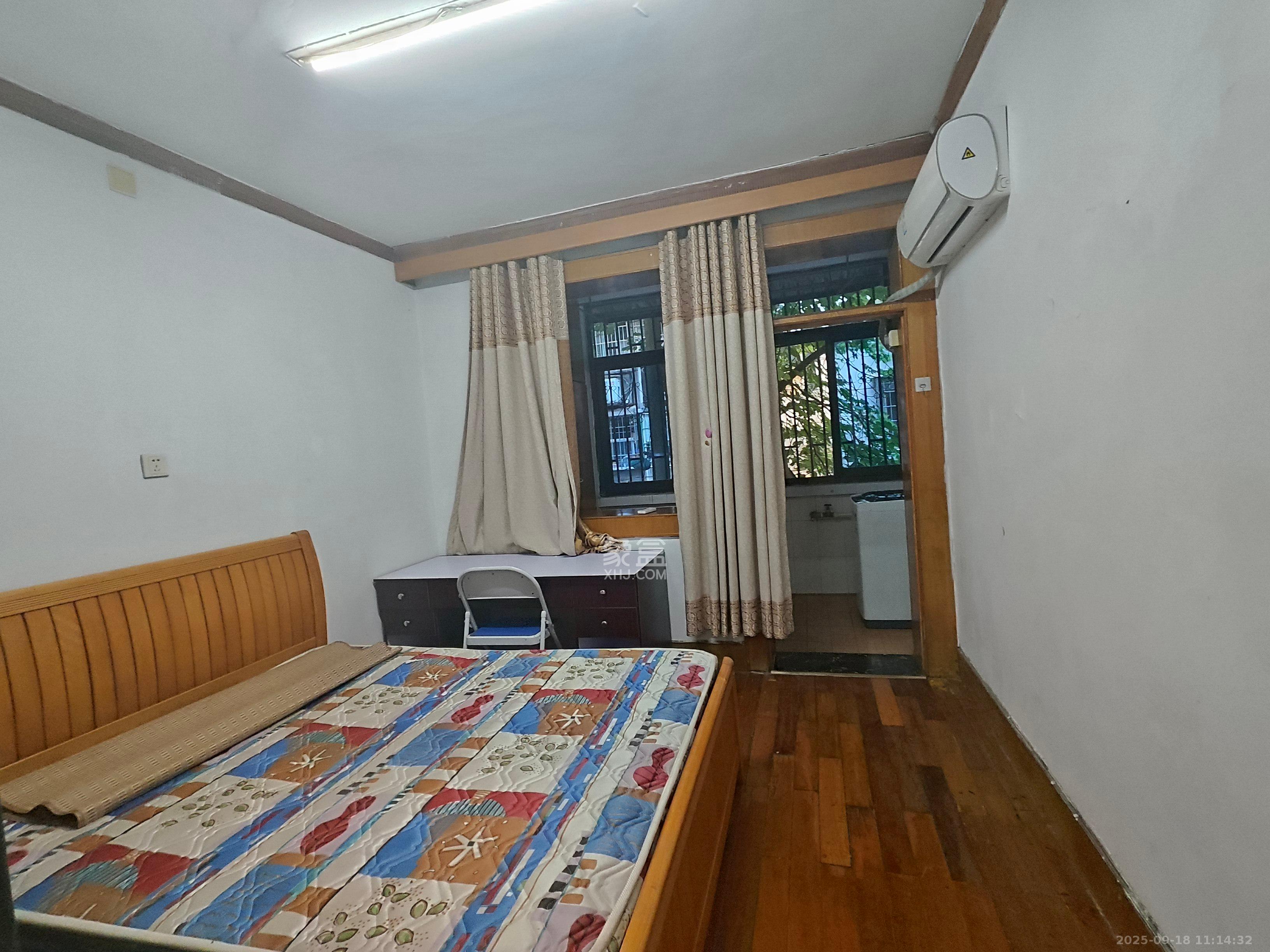 崇文里、崇圣里散盘 4室2厅1卫 2400.0元/月 崇文里、崇圣里散盘 4室2厅1卫 2400.0元/月室内图