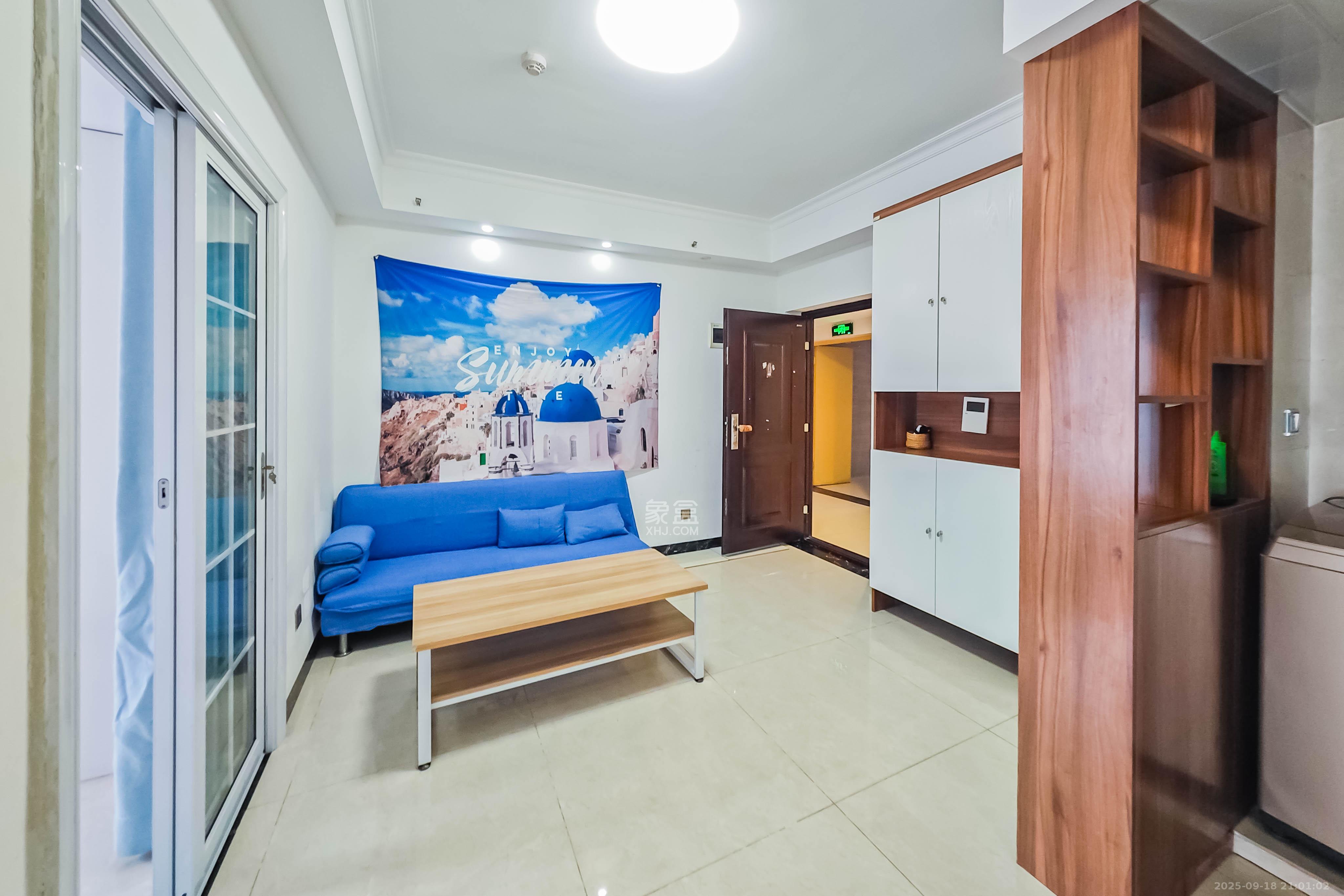 欧亚达国际广场  2室1厅1卫    42.0万客厅