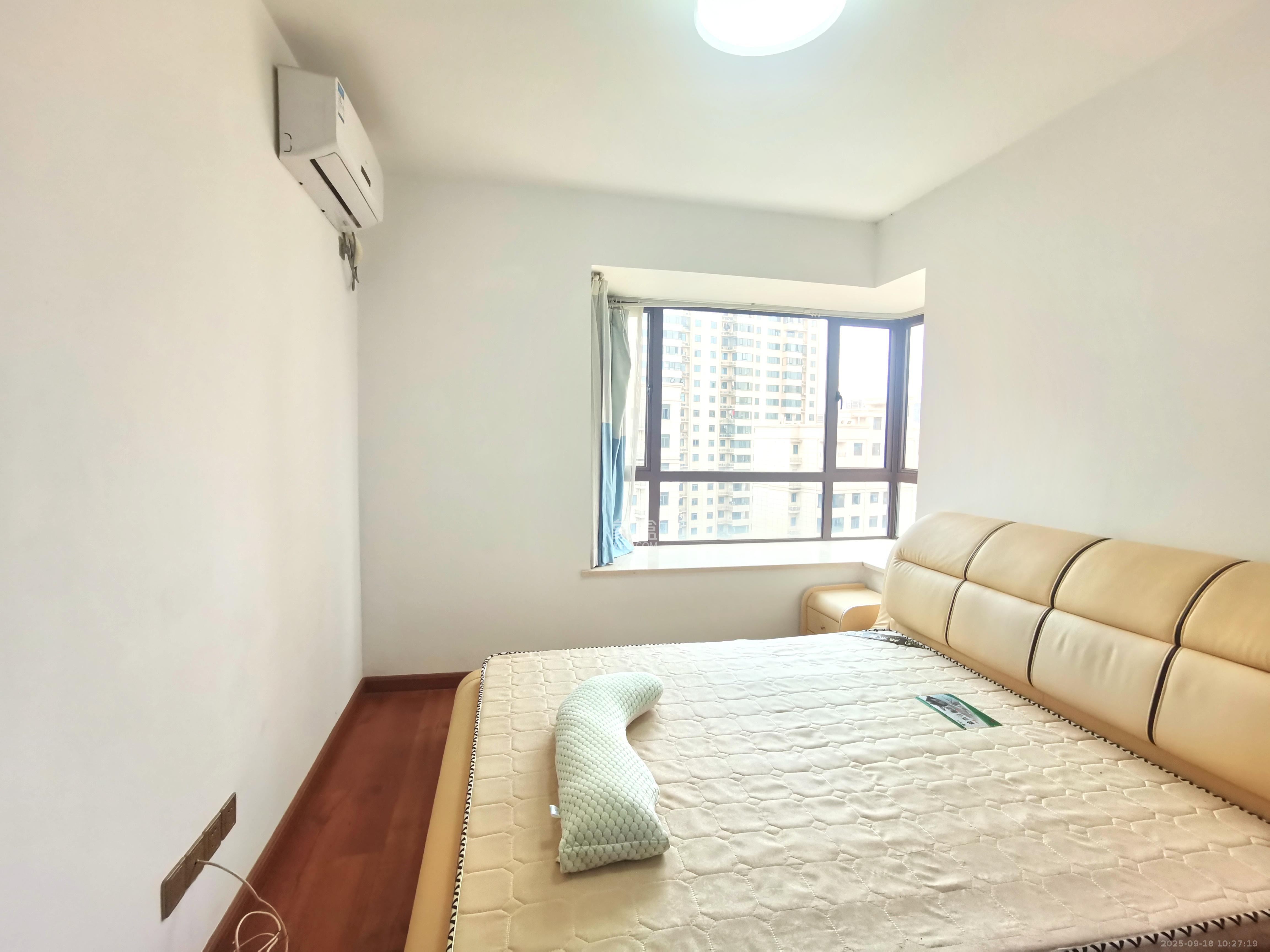 山语城二期 3室2厅1卫 2000.0元/月 山语城二期 3室2厅1卫 2000.0元/月室内图