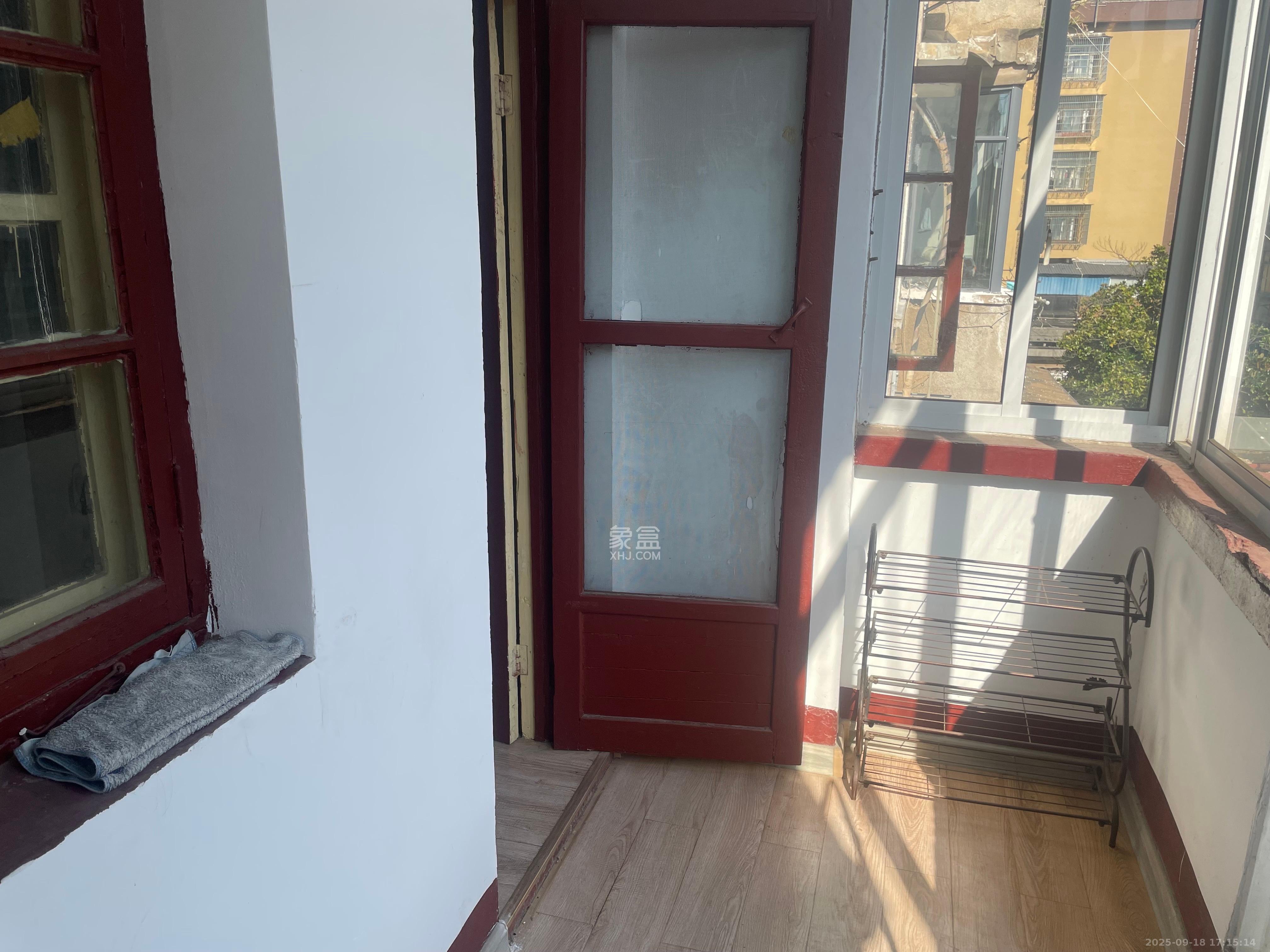 向韶村 3室1厅1卫 2000.0元/月 向韶村 3室1厅1卫 2000.0元/月室内图