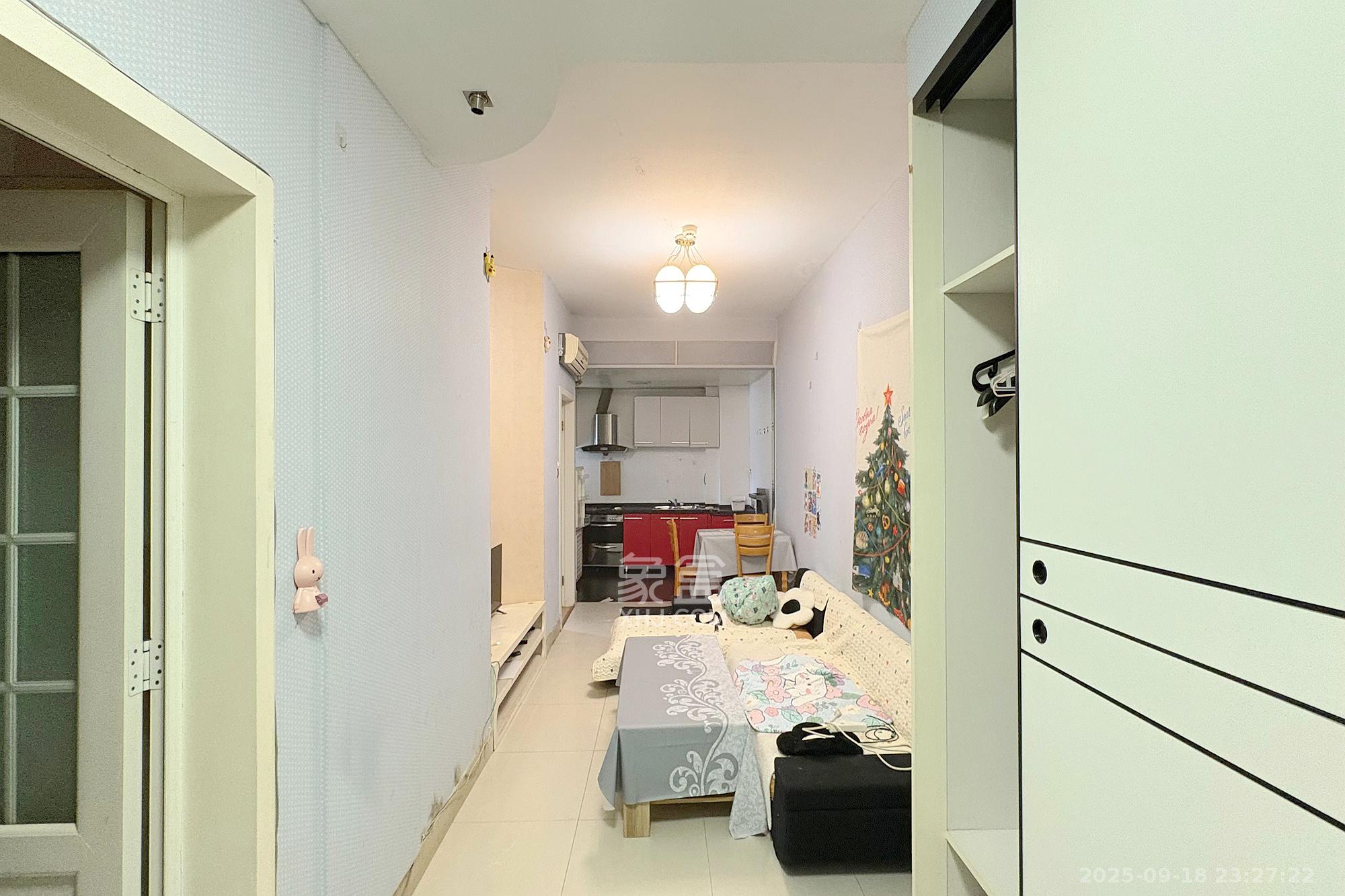 芙蓉同发 1室1厅1卫 46.8万 芙蓉同发 1室1厅1卫 46.8万客厅