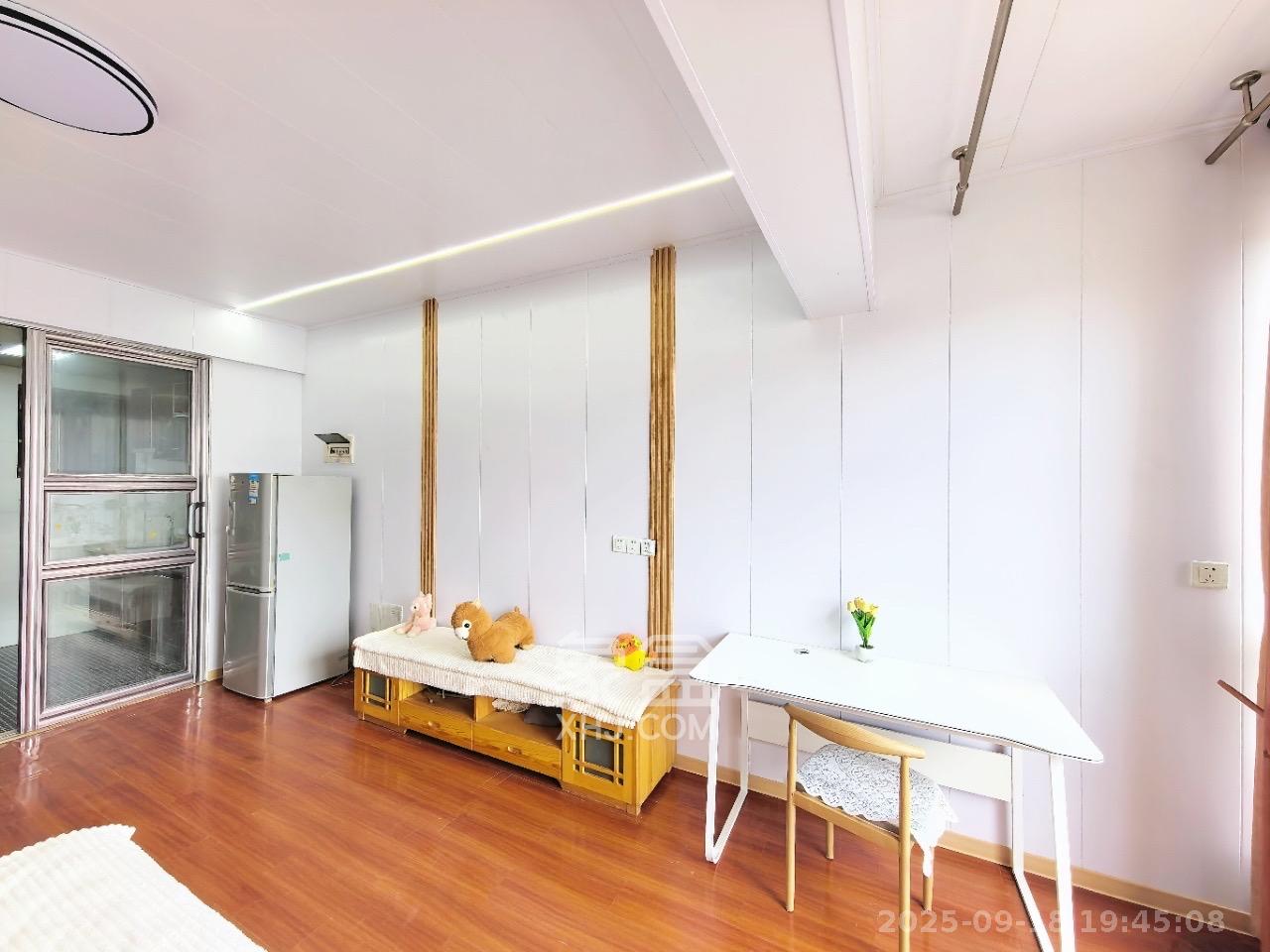 剑桥名门 1室1厅1卫 1500.0元/月 剑桥名门 1室1厅1卫 1500.0元/月室内图