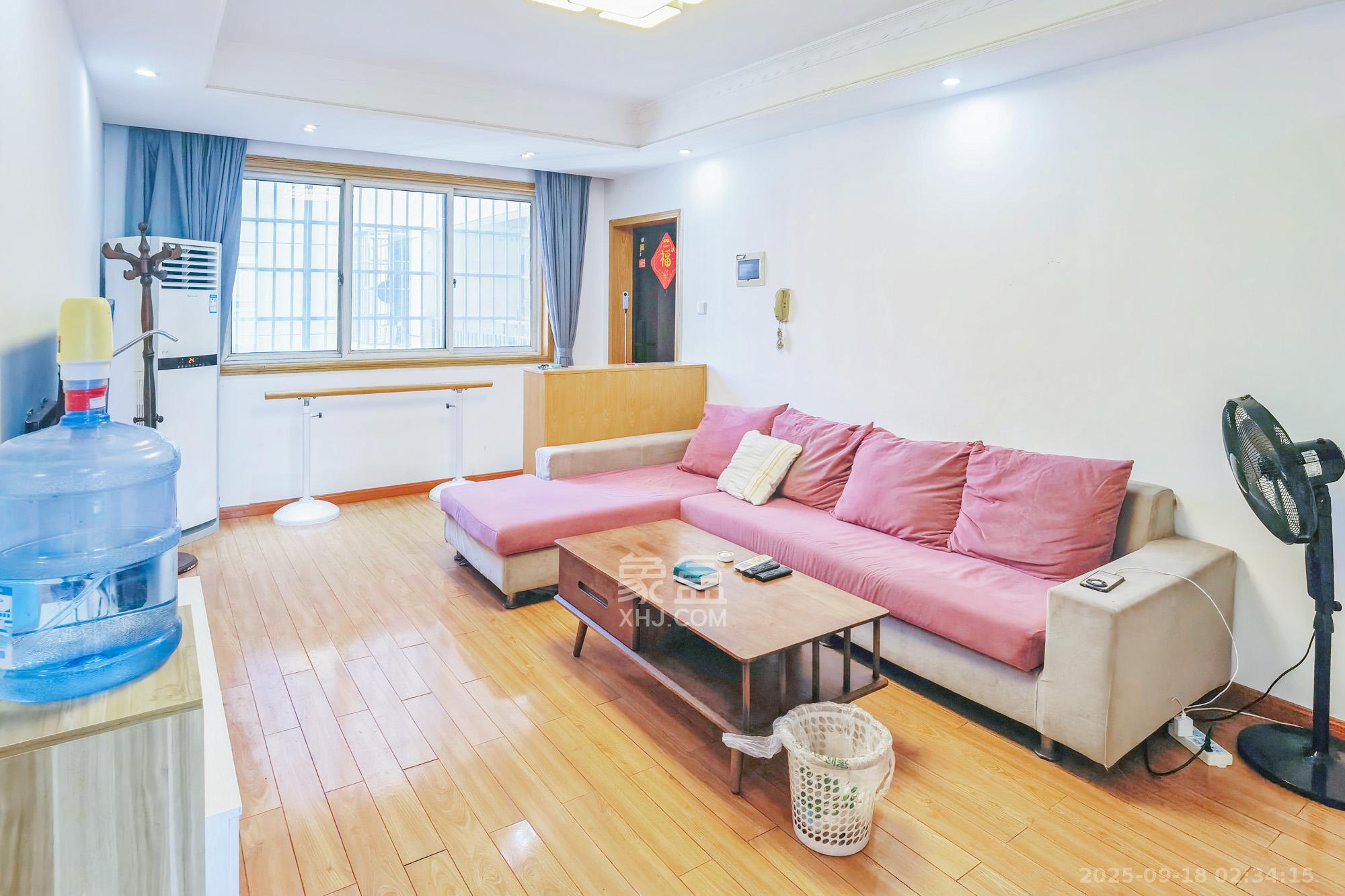 枫林美景 2室2厅1卫 68.5万 枫林美景 2室2厅1卫 68.5万客厅