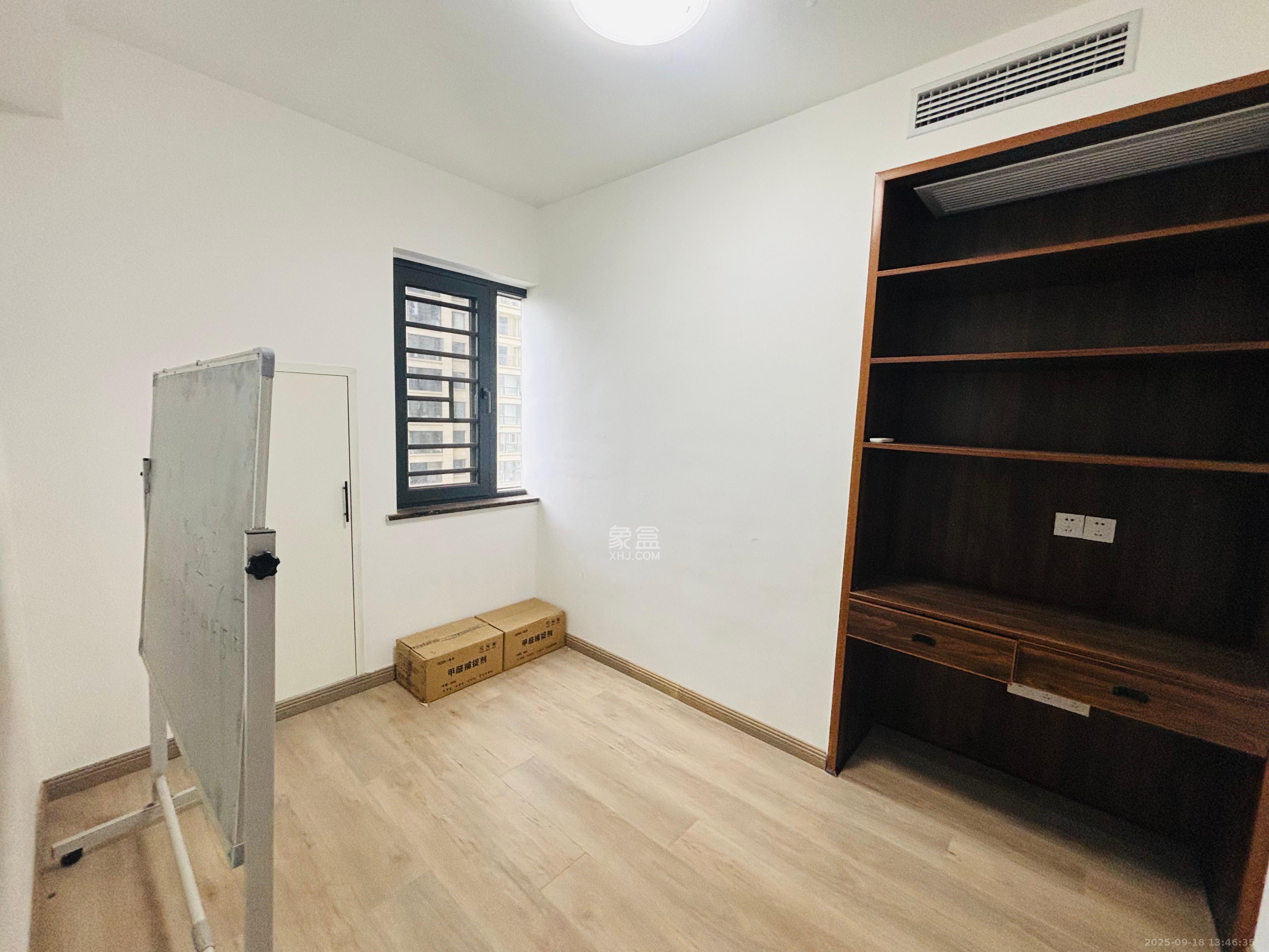 梅溪正荣府 4室2厅2卫 3700.00元/月 梅溪正荣府 4室2厅2卫 3700.00元/月室内图