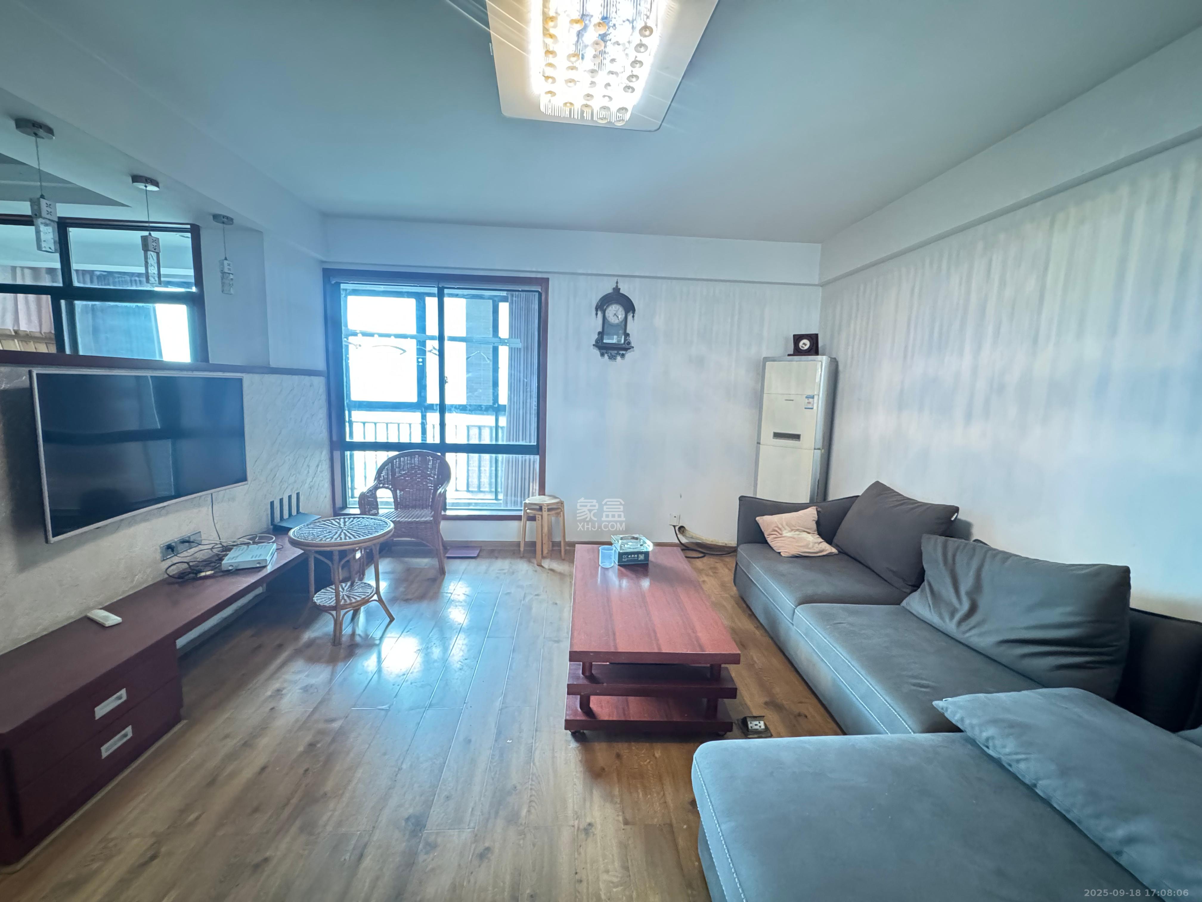 圆梦完美生活 3室2厅2卫 1700.0元/月 圆梦完美生活 3室2厅2卫 1700.0元/月室内图