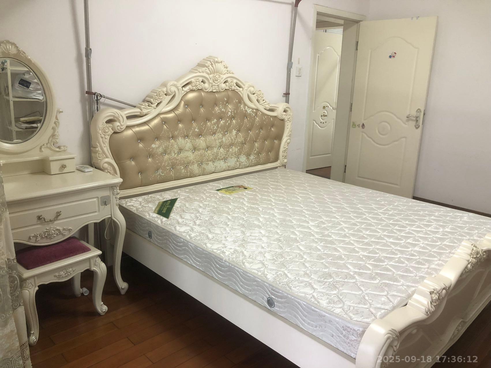 世纪桃花苑  4室2厅2卫    2650.0元/月室内图