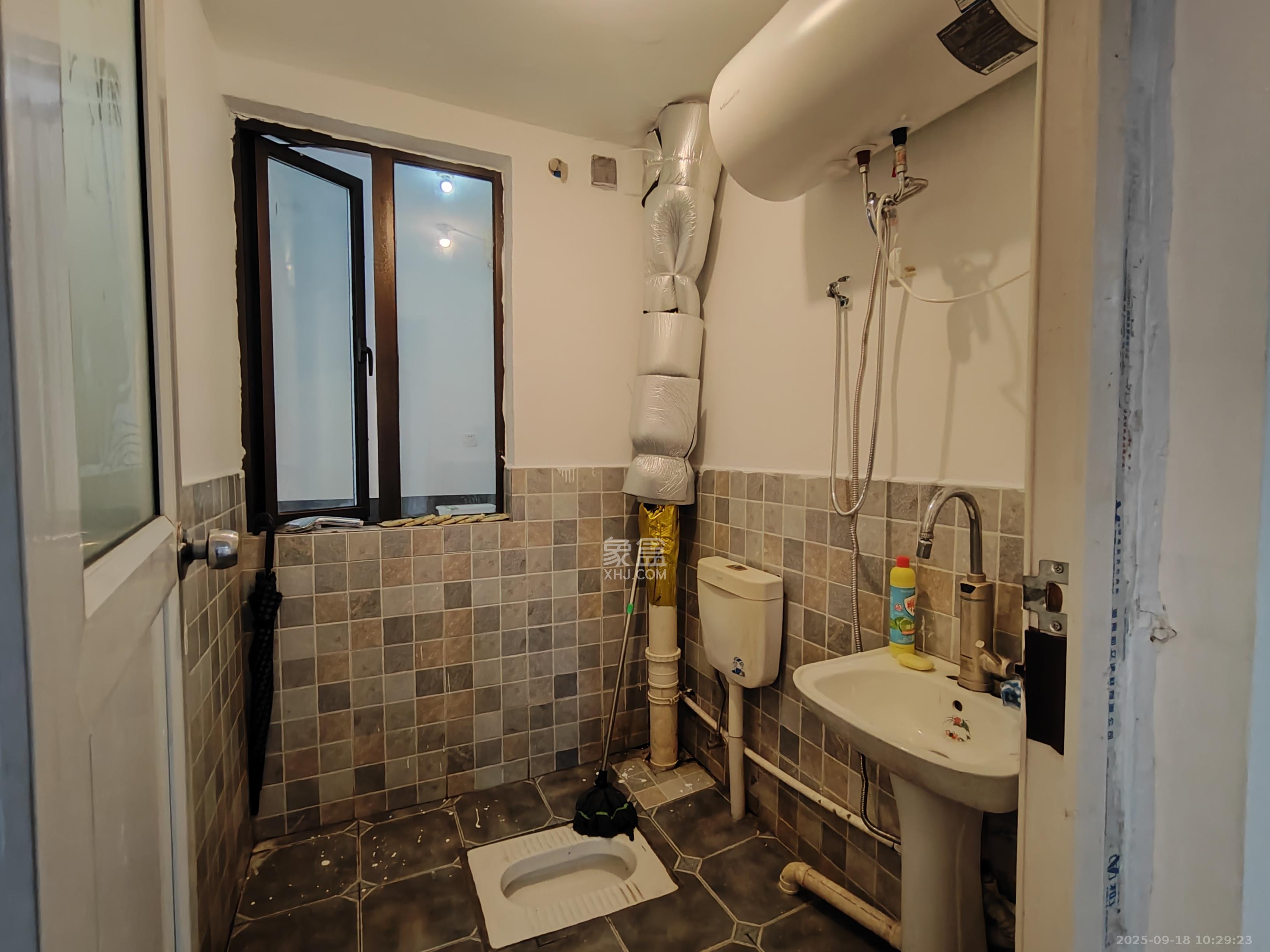 华润凤凰城三期 3室2厅1卫 1100.0元/月 华润凤凰城三期 3室2厅1卫 1100.0元/月室内图