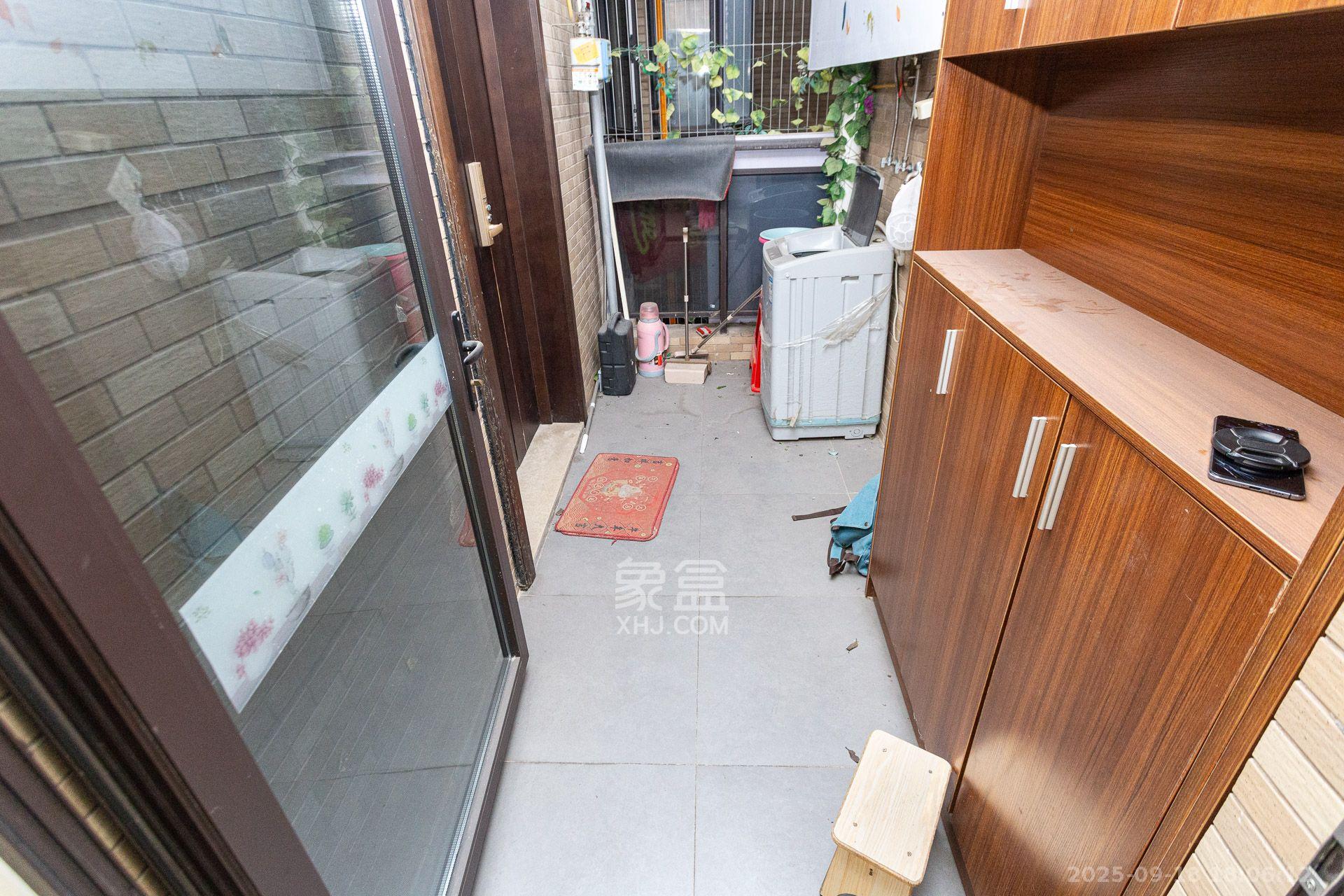 时代倾城一期 3室2厅1卫 2000.0元/月 时代倾城一期 3室2厅1卫 2000.0元/月室内图