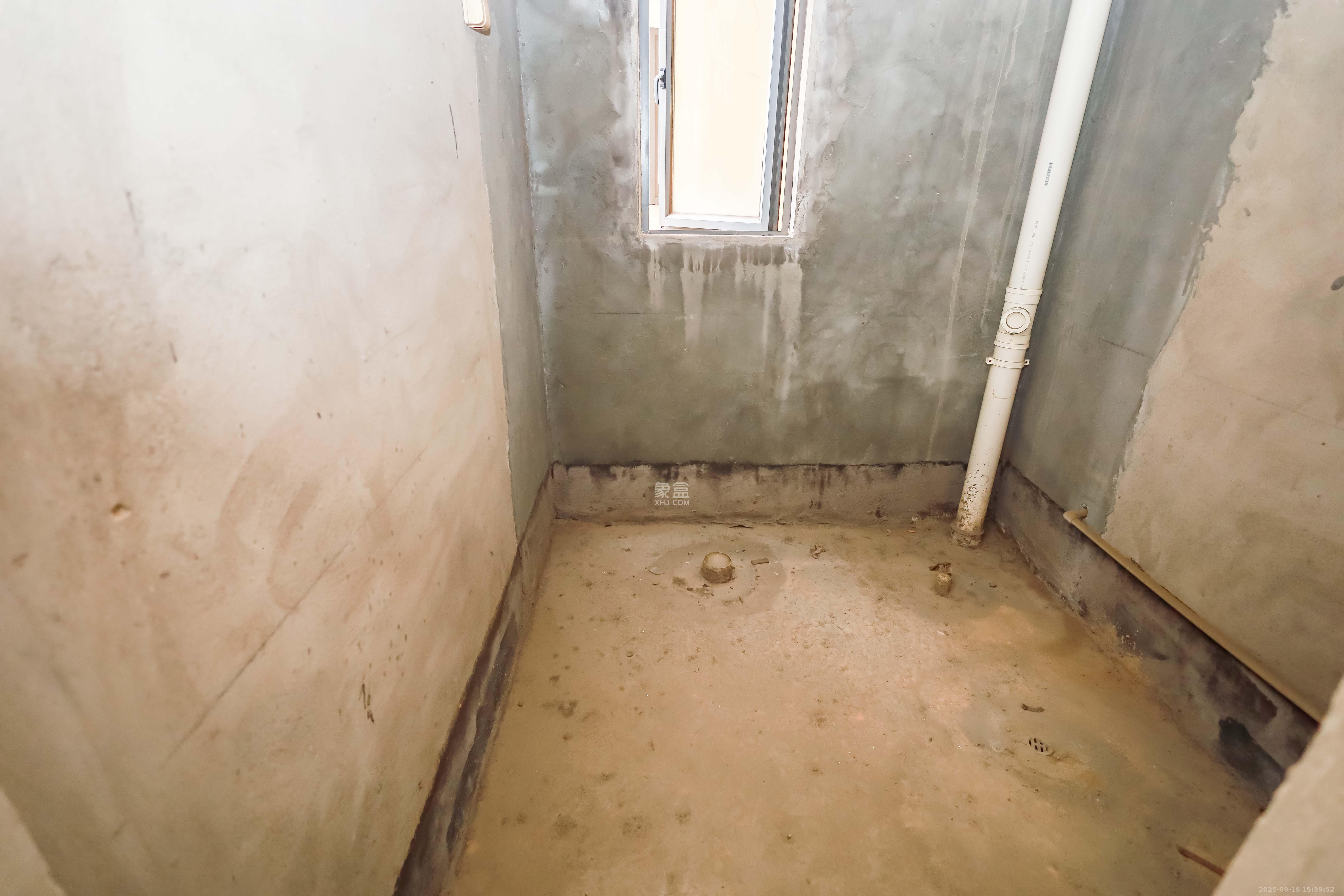 卓越蔚蓝海岸二期  3室2厅2卫    130.0万卫生间