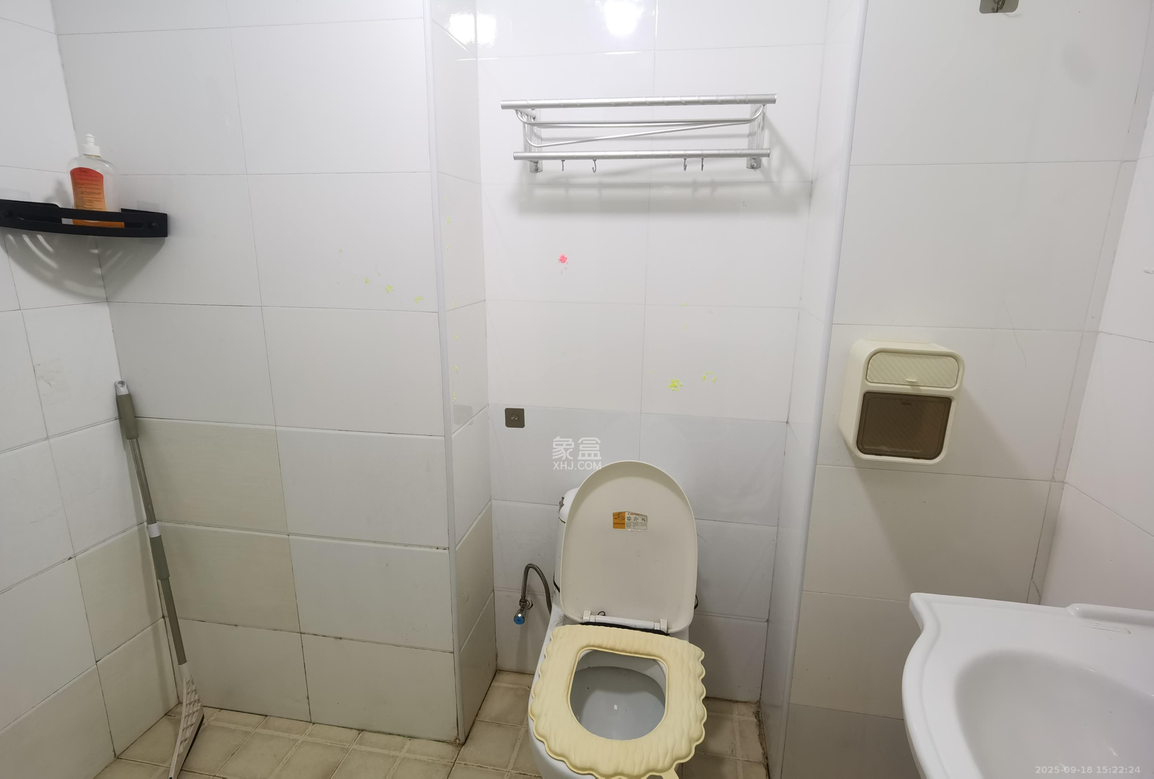 喜盈门范城 1室1厅1卫 1300.0元/月 喜盈门范城 1室1厅1卫 1300.0元/月室内图