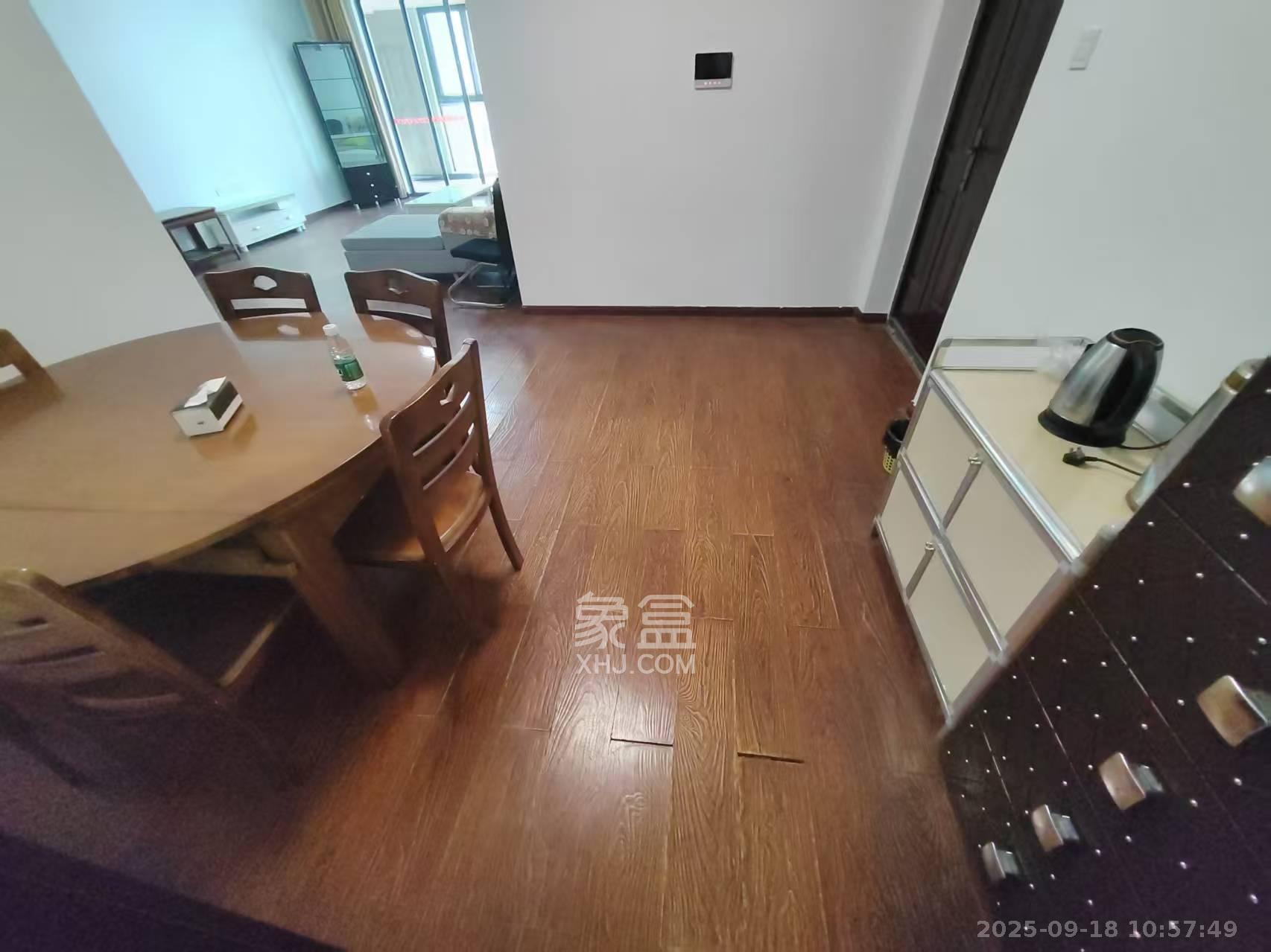 八方小区B区  3室2厅2卫    4000.0元/月室内图