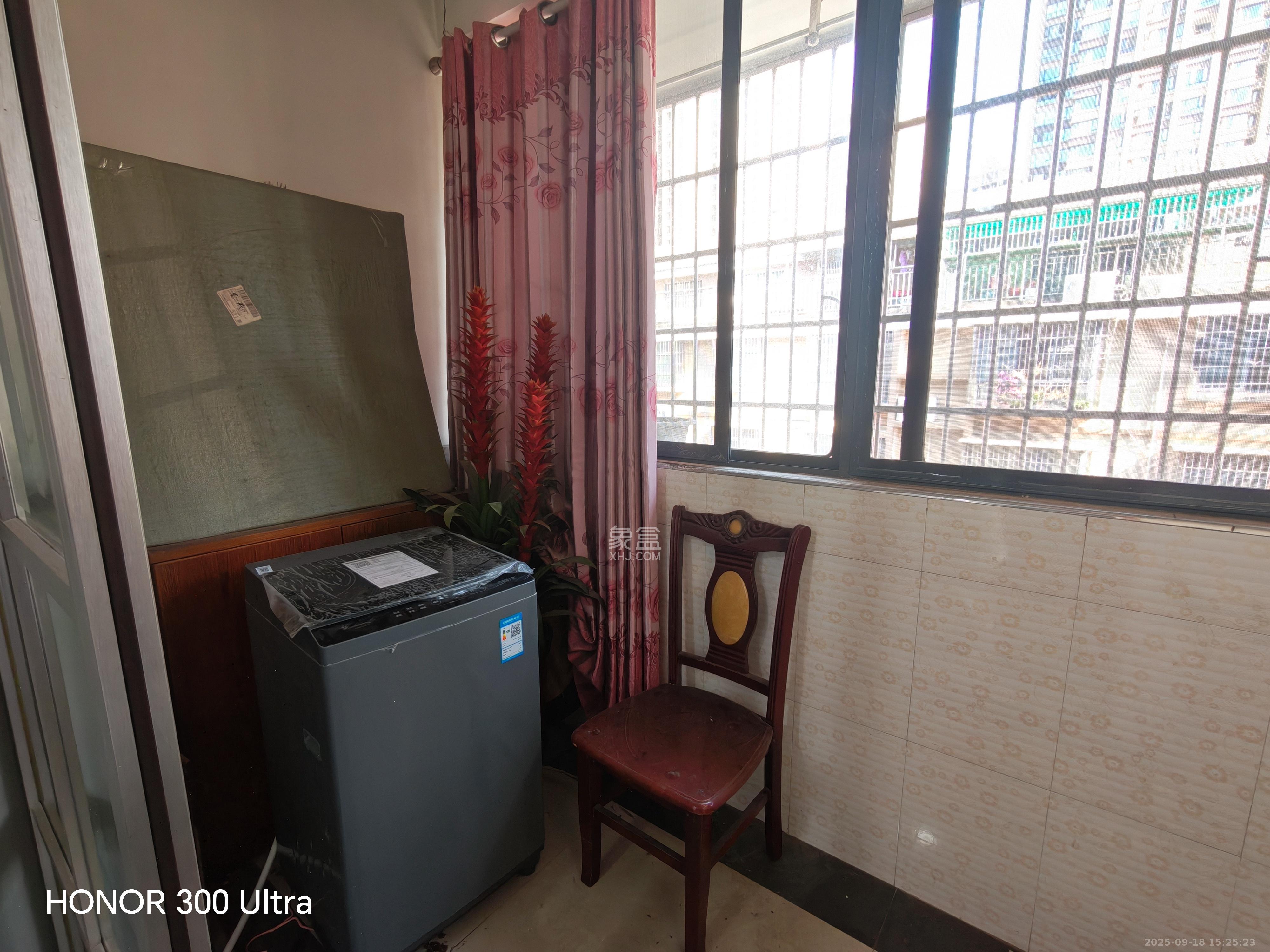 合丰安置小区  3室2厅3卫    1800.0元/月室内图