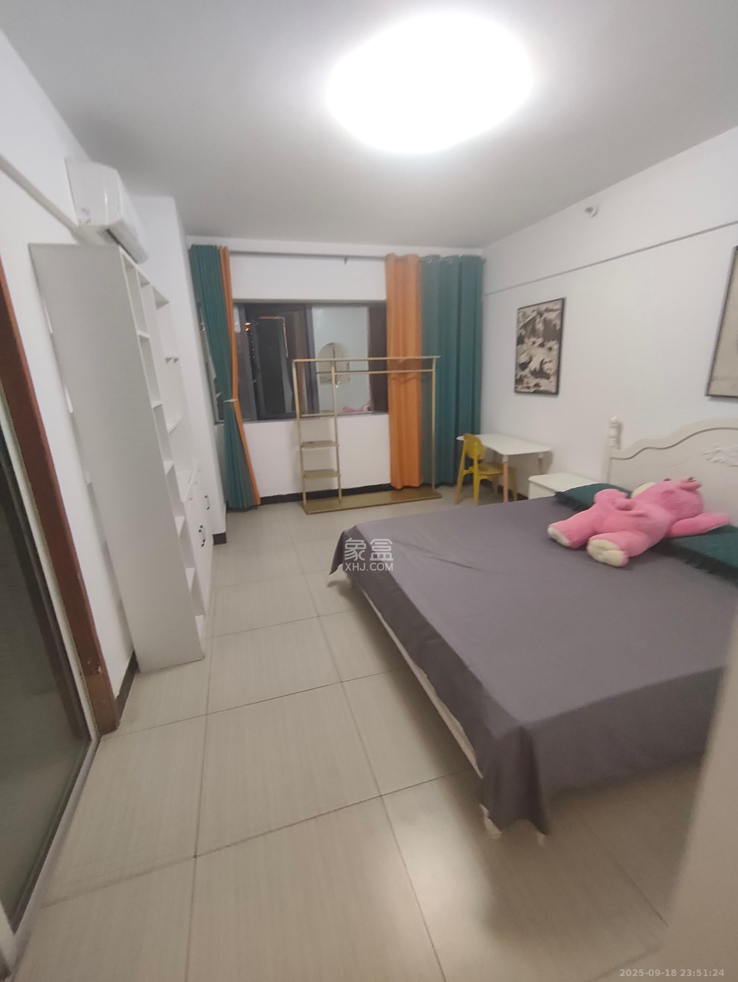 天心华庭  1室1厅1卫    2000.0元/月室内图