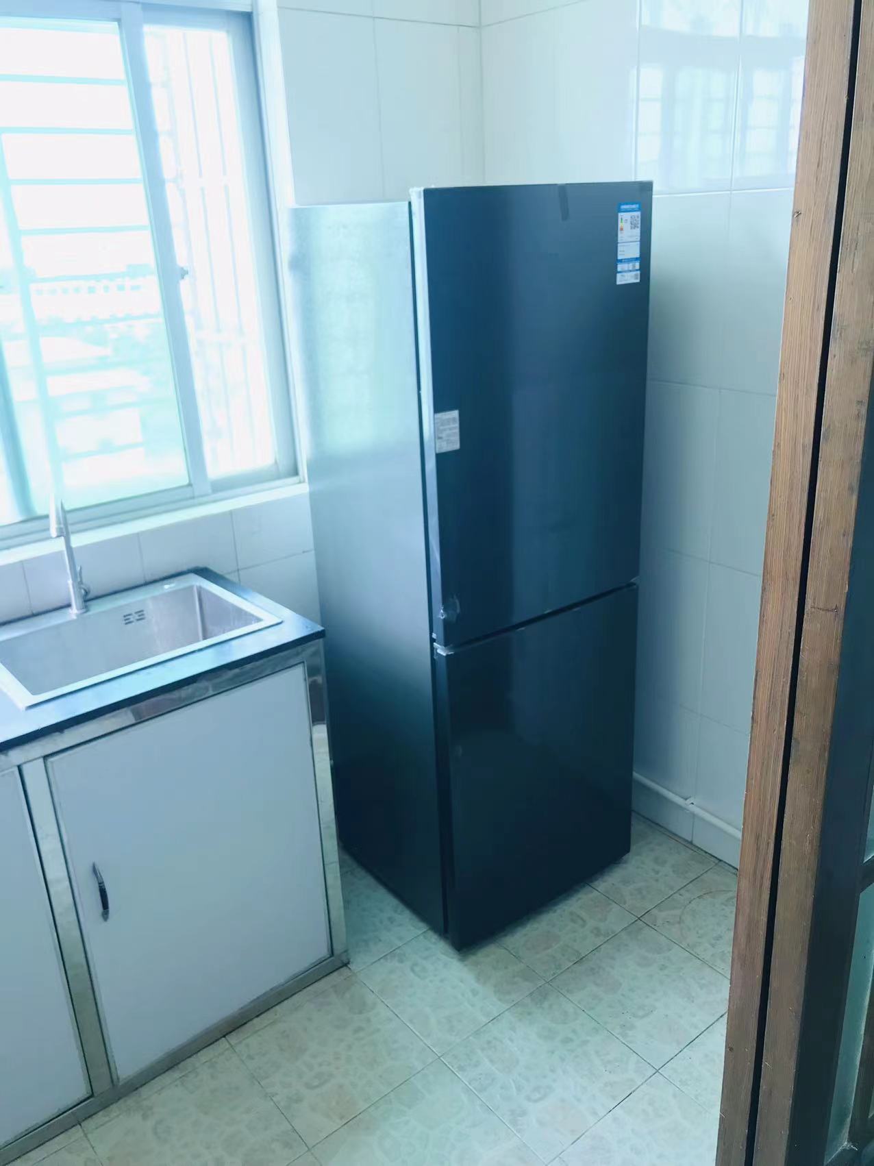 华星大厦 2室1厅1卫 1700.0元/月 华星大厦 2室1厅1卫 1700.0元/月室内图