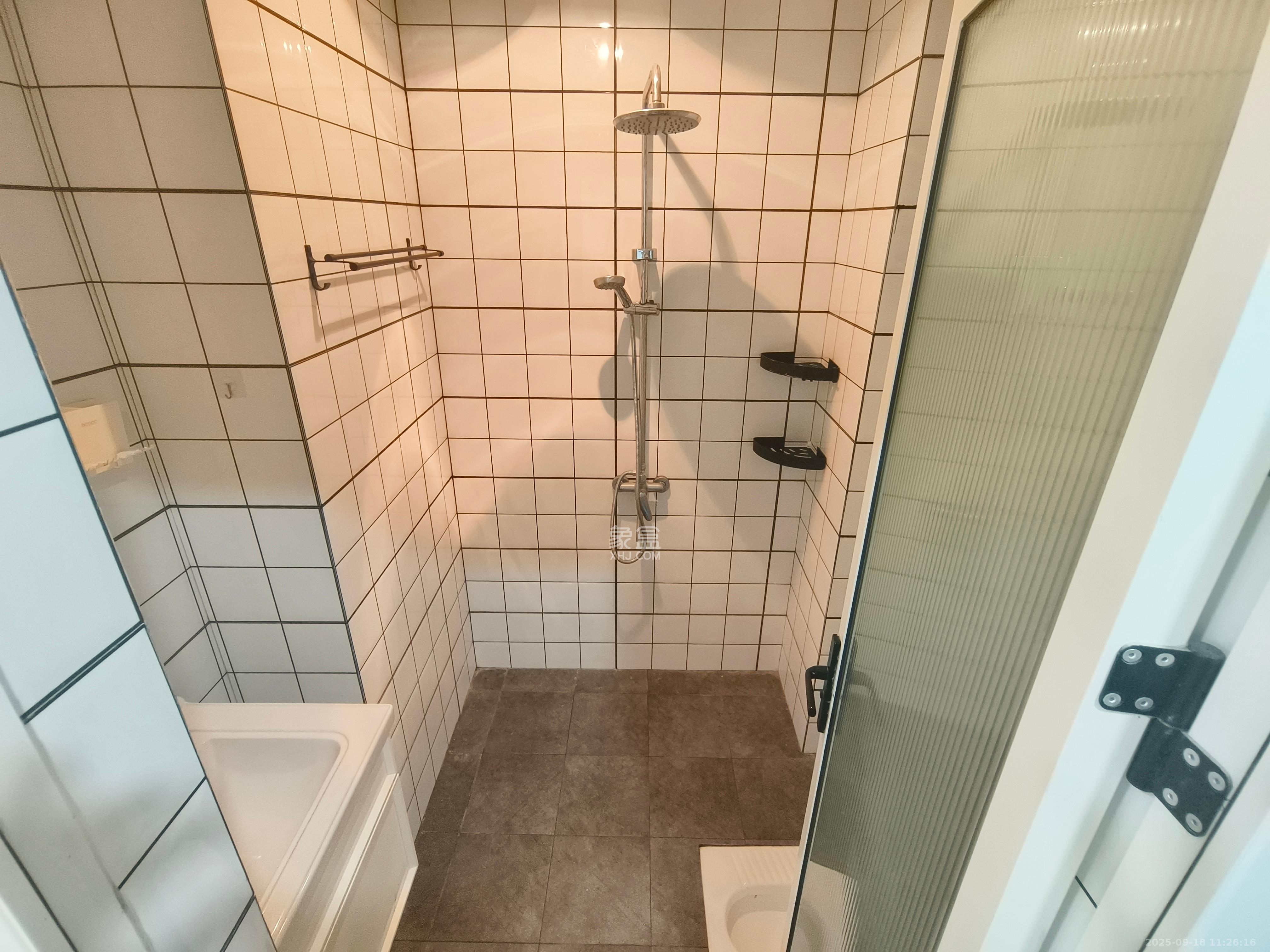 明发国际城  1室1厅1卫    1400.0元/月室内图