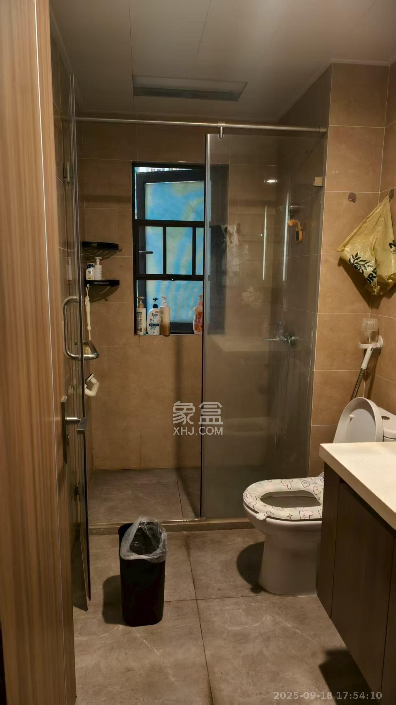 保利茉莉公馆  4室2厅1卫    3500.0元/月室内图