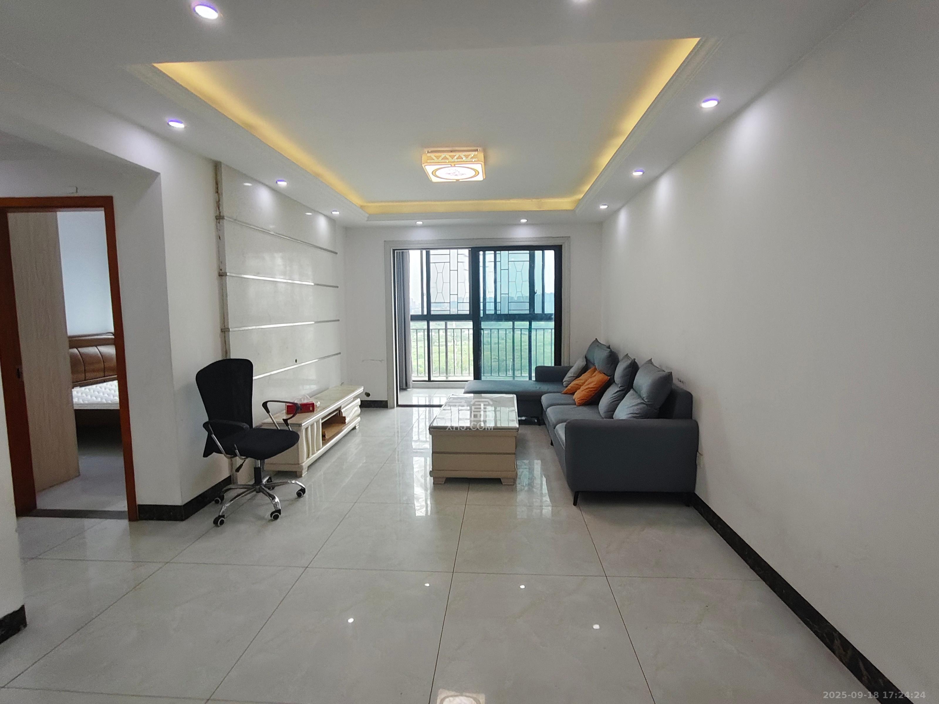 华润橡树湾 3室2厅1卫 2000.0元/月 华润橡树湾 3室2厅1卫 2000.0元/月室内图