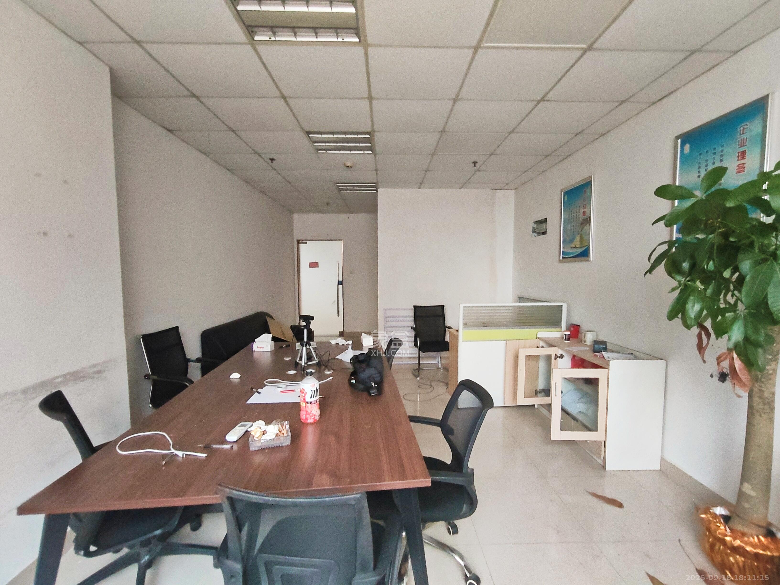 奥克斯缔壹城   48.0㎡      1500.0元/月室内图