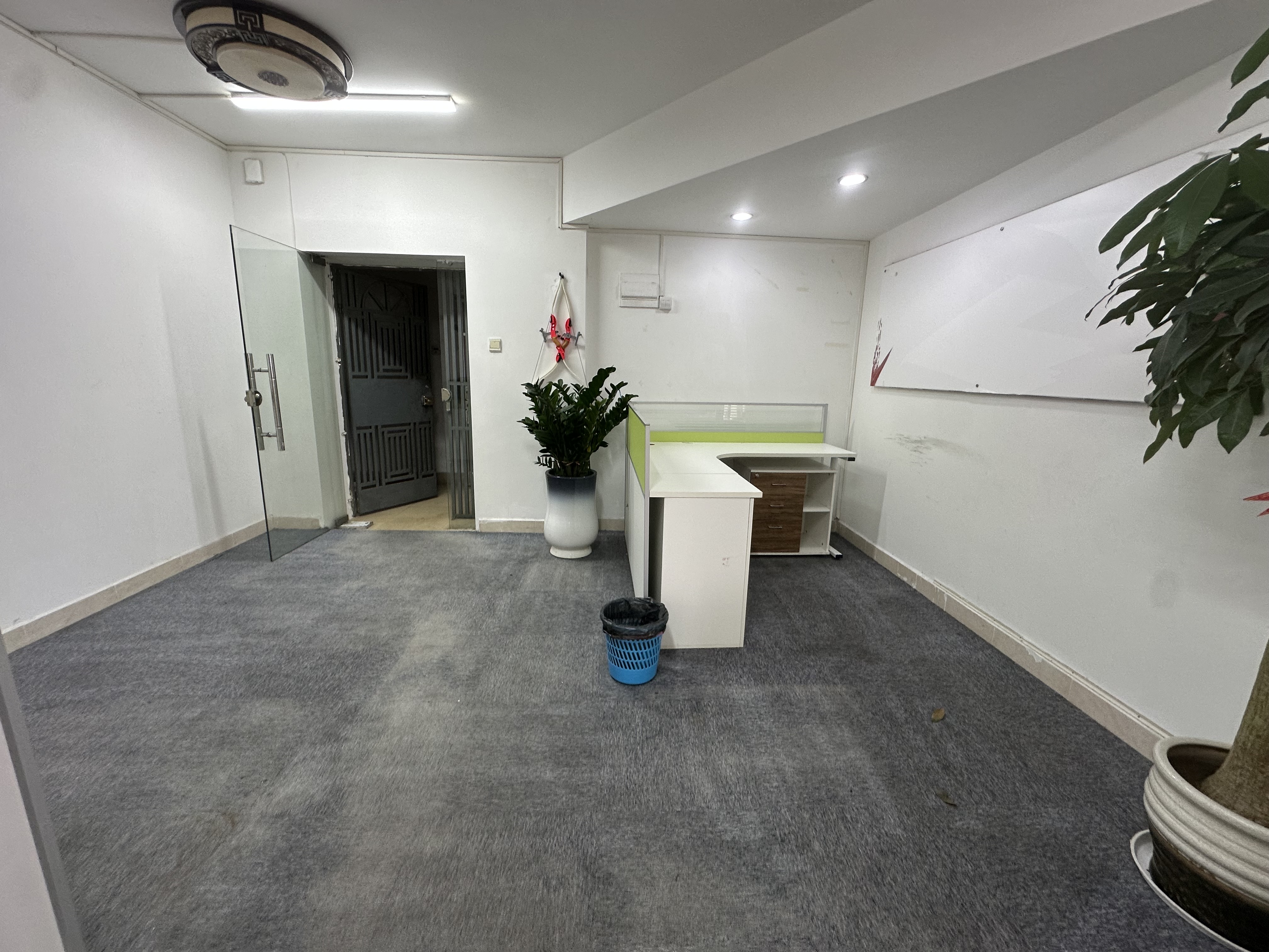 中盐大厦 3室2厅2卫 3500.0元/月 中盐大厦 3室2厅2卫 3500.0元/月室内图