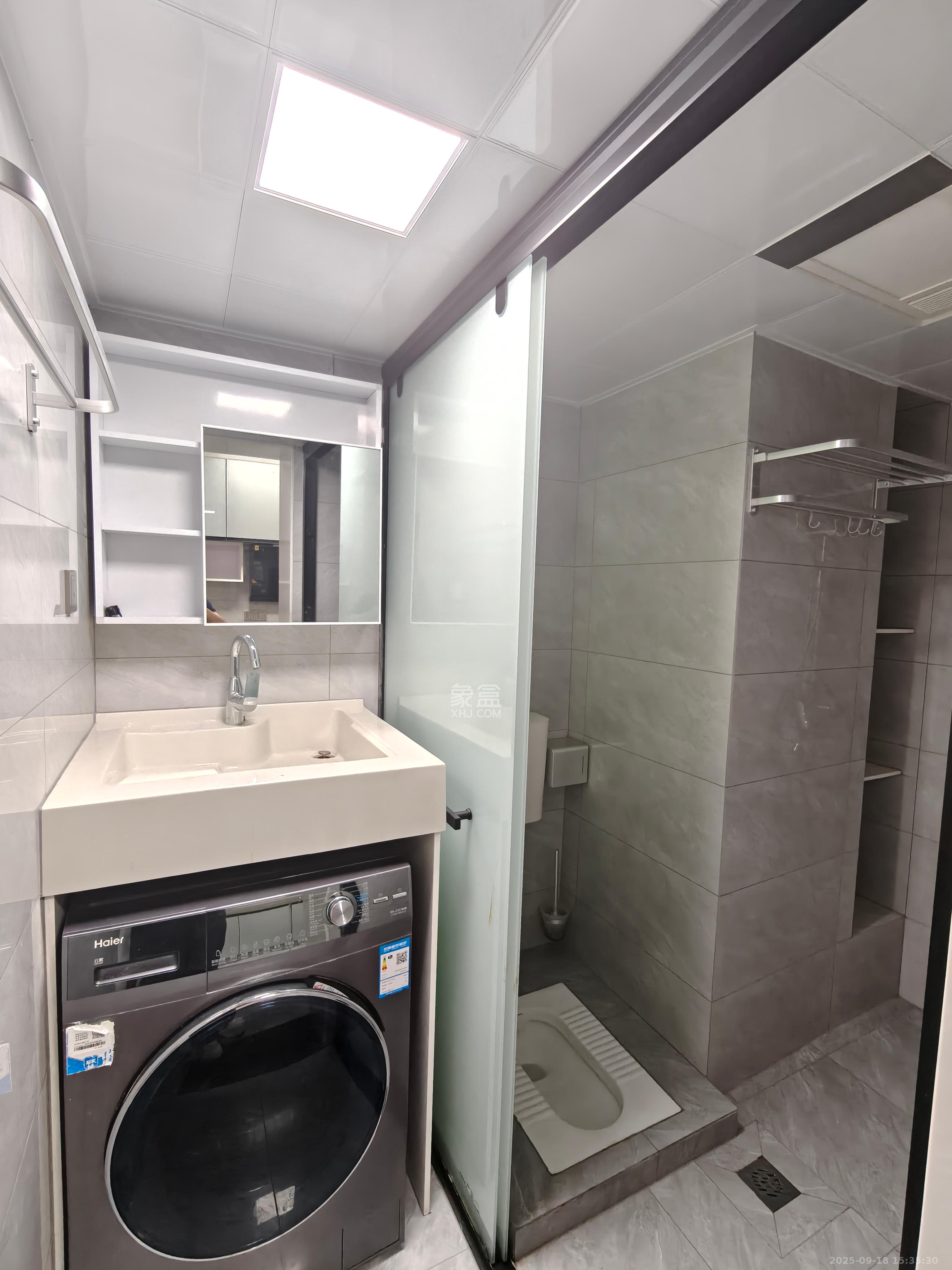 山水华景 1室1厅1卫 1800.0元/月 山水华景 1室1厅1卫 1800.0元/月室内图