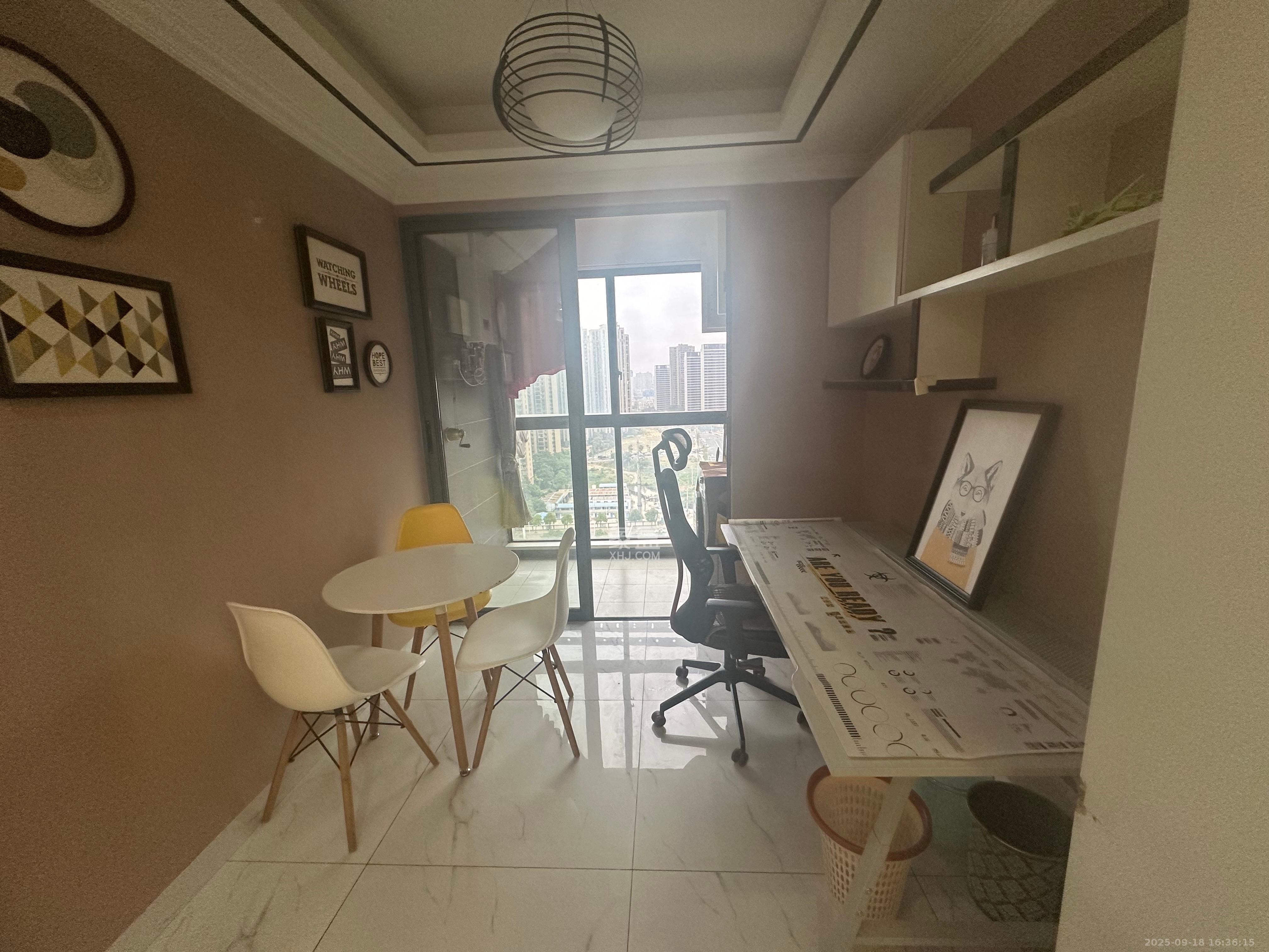 鑫远御文台一期 4室2厅1卫 3400.0元/月 鑫远御文台一期 4室2厅1卫 3400.0元/月室内图