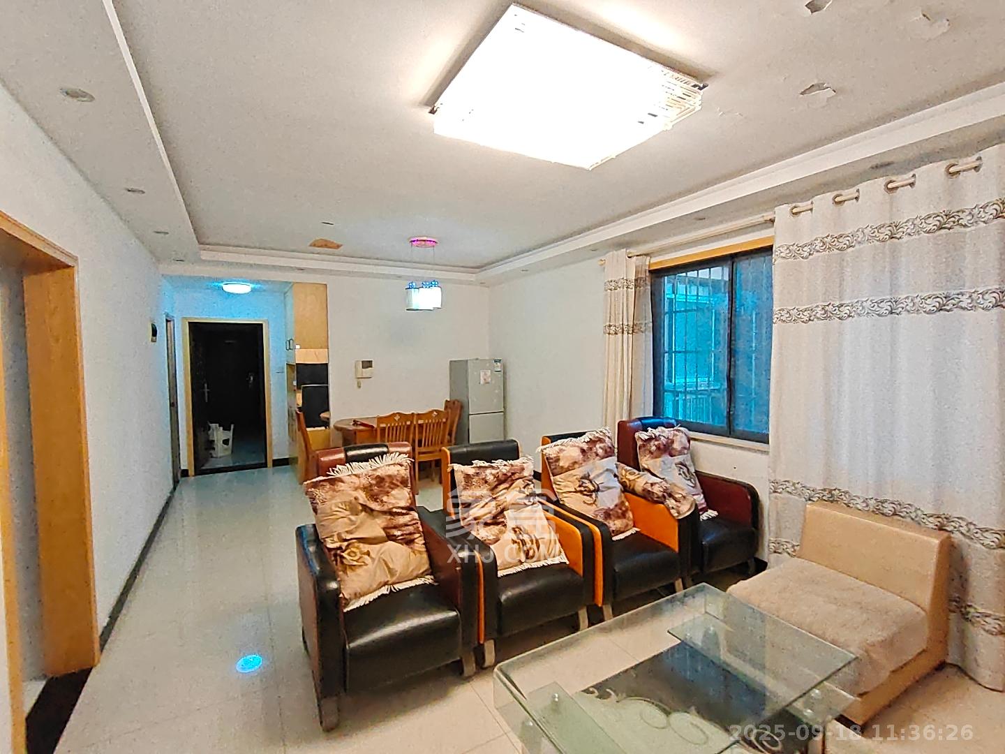 山水嘉园  3室2厅1卫    1600.0元/月室内图