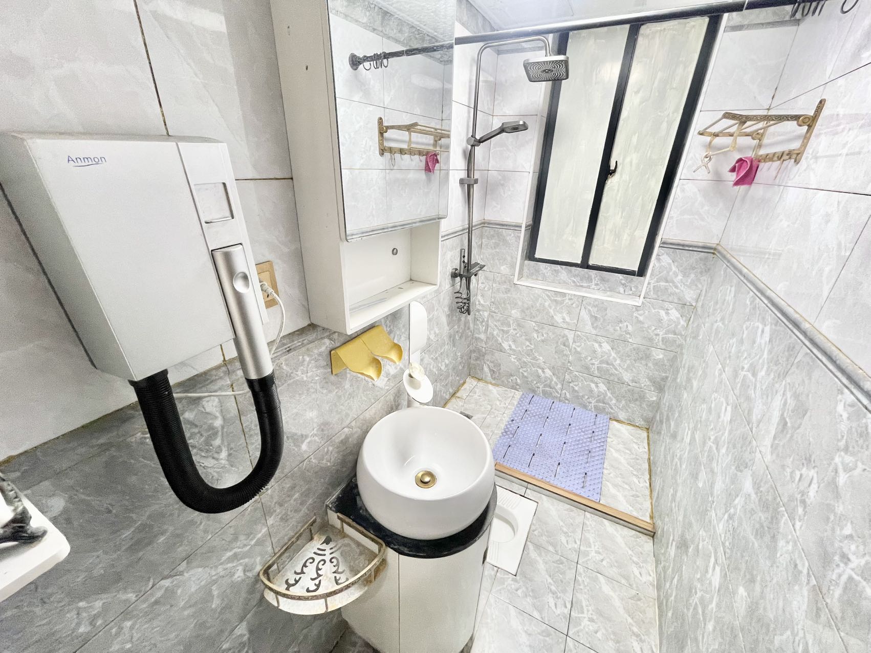 蓝海瑞园 3室2厅1卫 2600.0元/月 蓝海瑞园 3室2厅1卫 2600.0元/月室内图