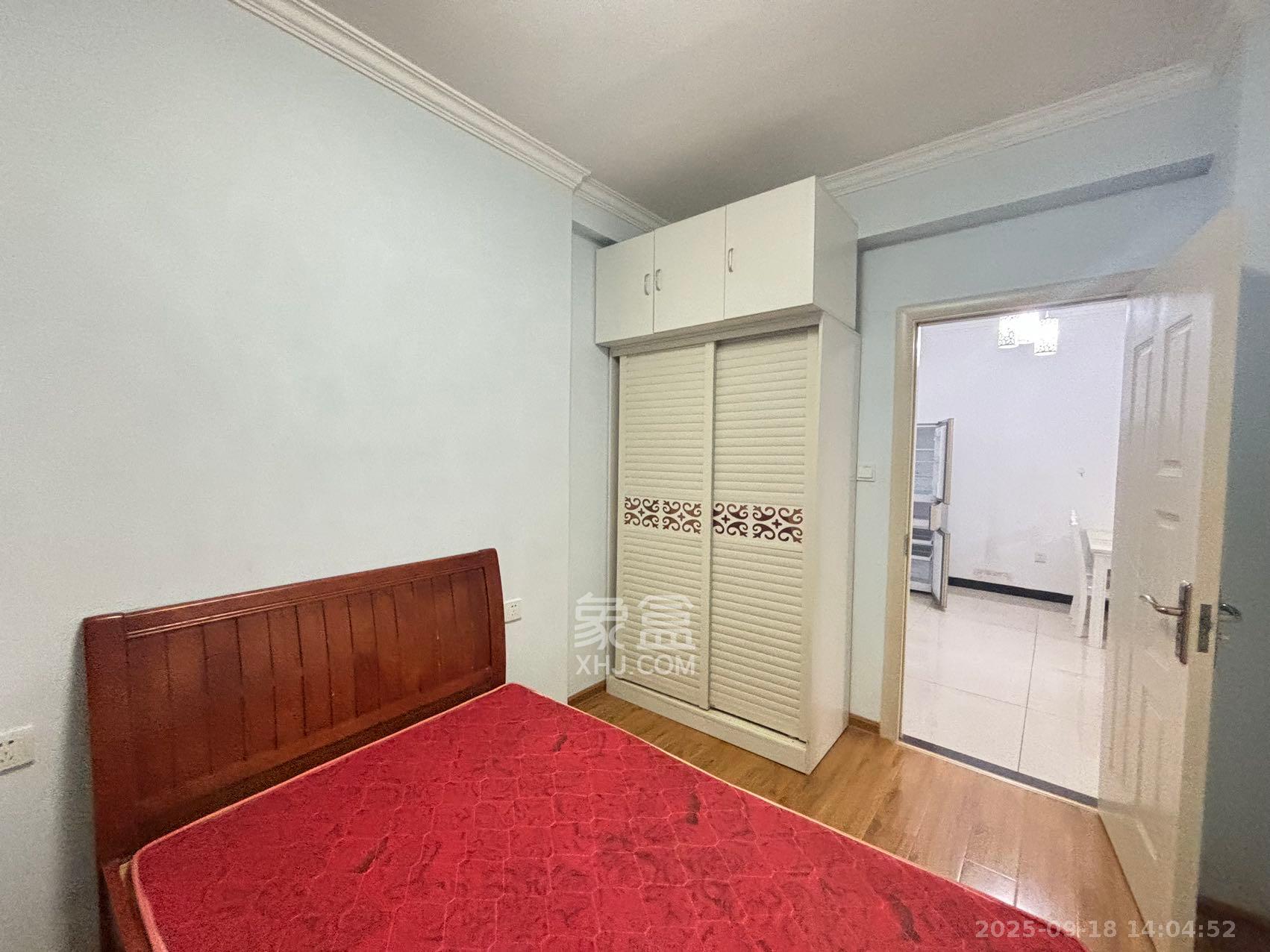 中南红领邦(红星嘉和苑) 2室1厅1卫 2000.0元/月 中南红领邦(红星嘉和苑) 2室1厅1卫 2000.0元/月室内图