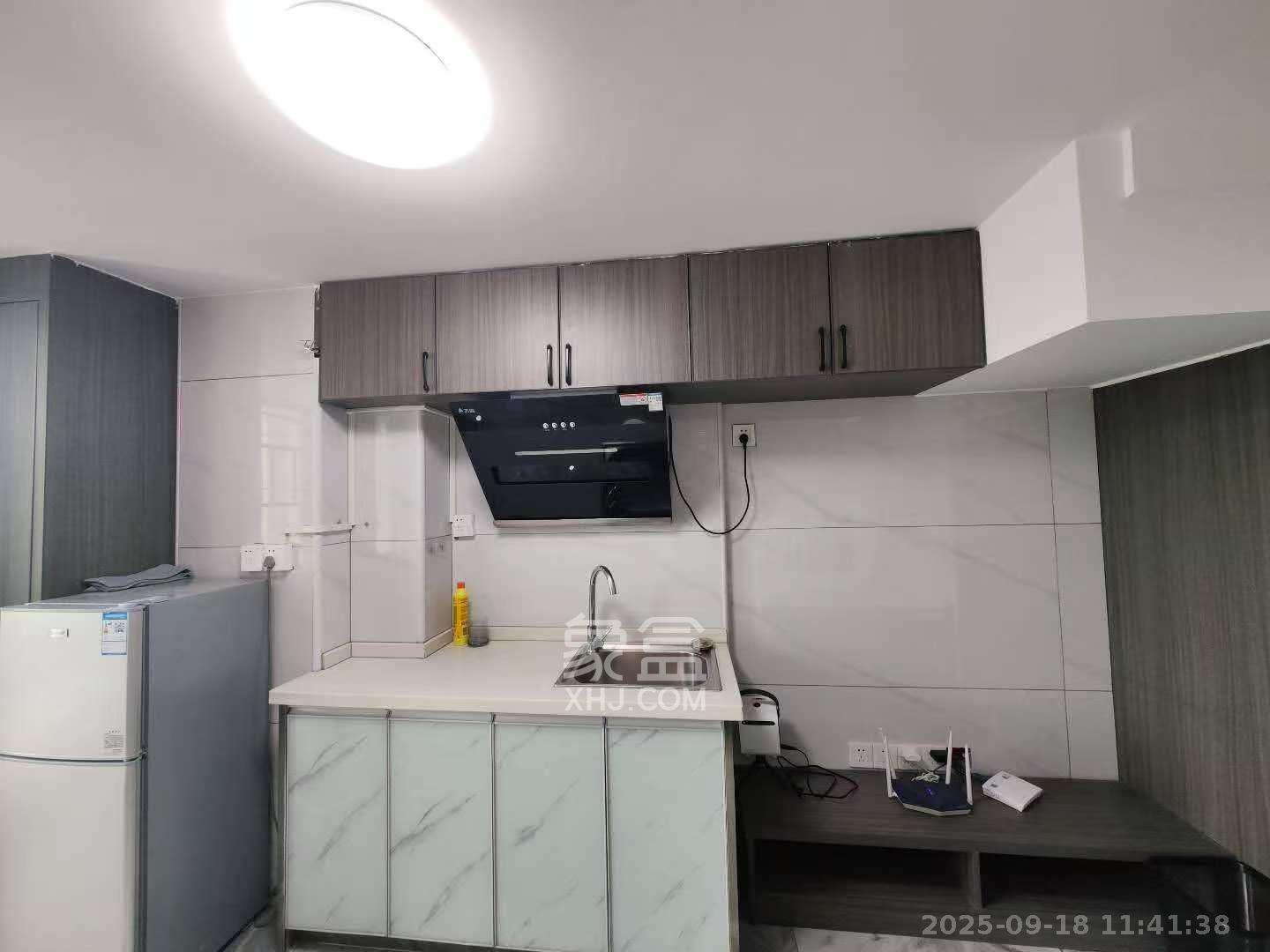 天麓轻奢国际 1室1厅1卫 1250.0元/月 天麓轻奢国际 1室1厅1卫 1250.0元/月室内图